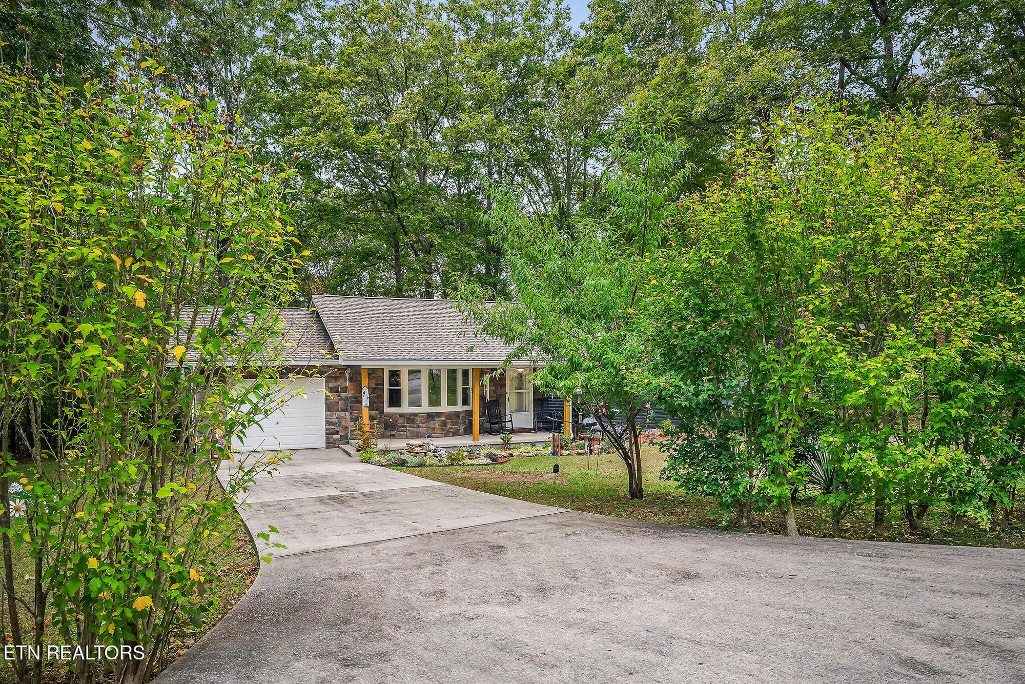 Property Slideshow image 4 of 41 | 155 lakeshire dr, Crossville, TN, 38558