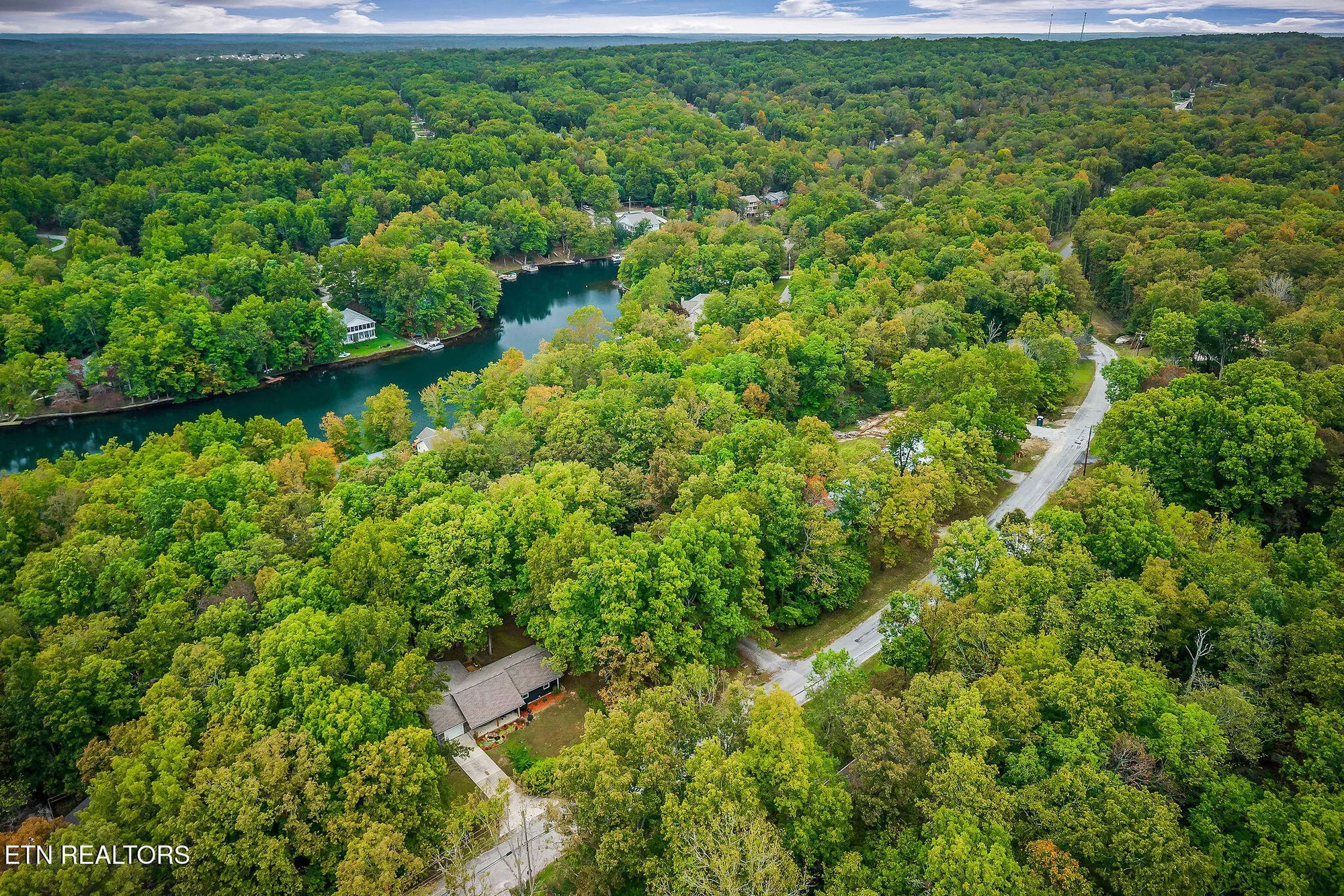 Property Slideshow image 39 of 41 | 155 lakeshire dr, Crossville, TN, 38558