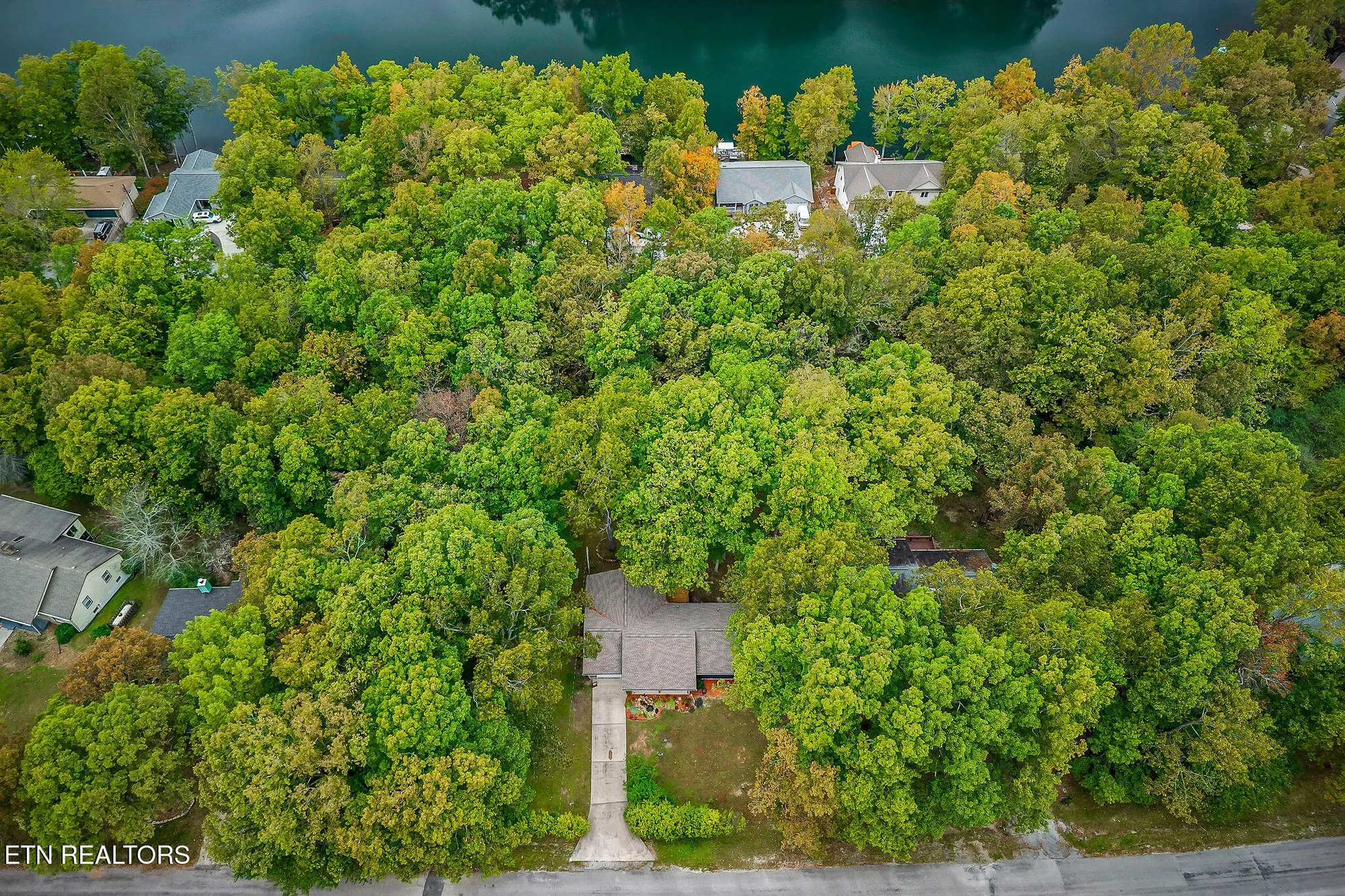 Property Slideshow image 40 of 41 | 155 lakeshire dr, Crossville, TN, 38558