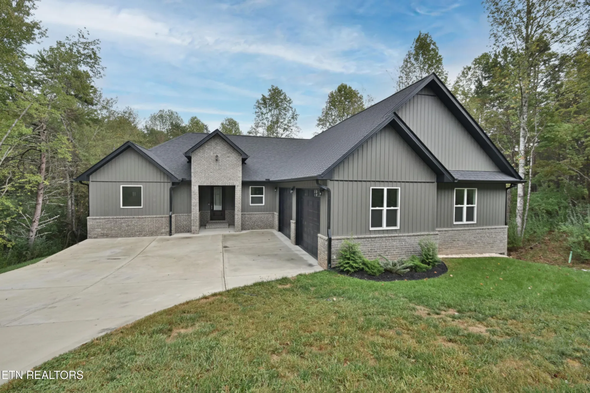 Property Slideshow image 1 of 40 | 112 amohi way, Loudon, TN, 37774