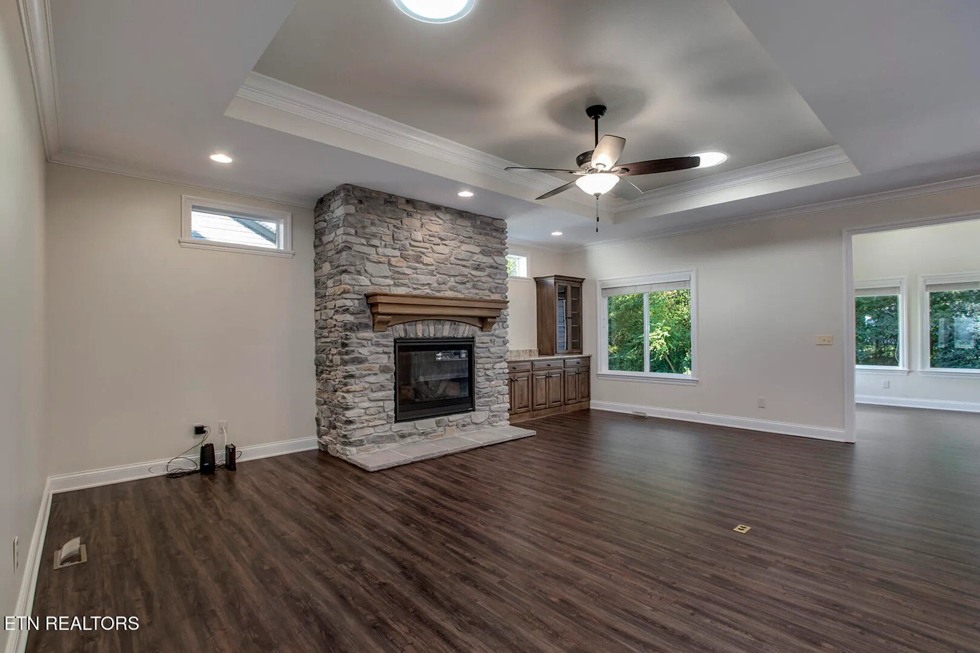 Property Slideshow image 6 of 48 | 184 saloli way, Loudon, TN, 37774