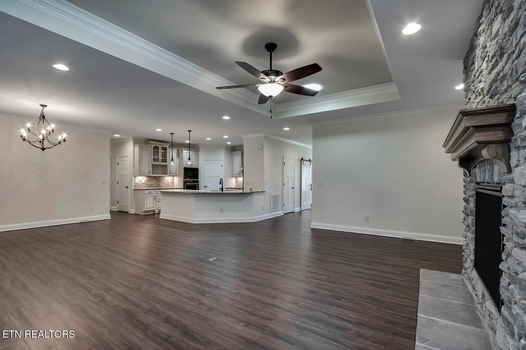 Property Slideshow image 8 of 48 | 184 saloli way, Loudon, TN, 37774