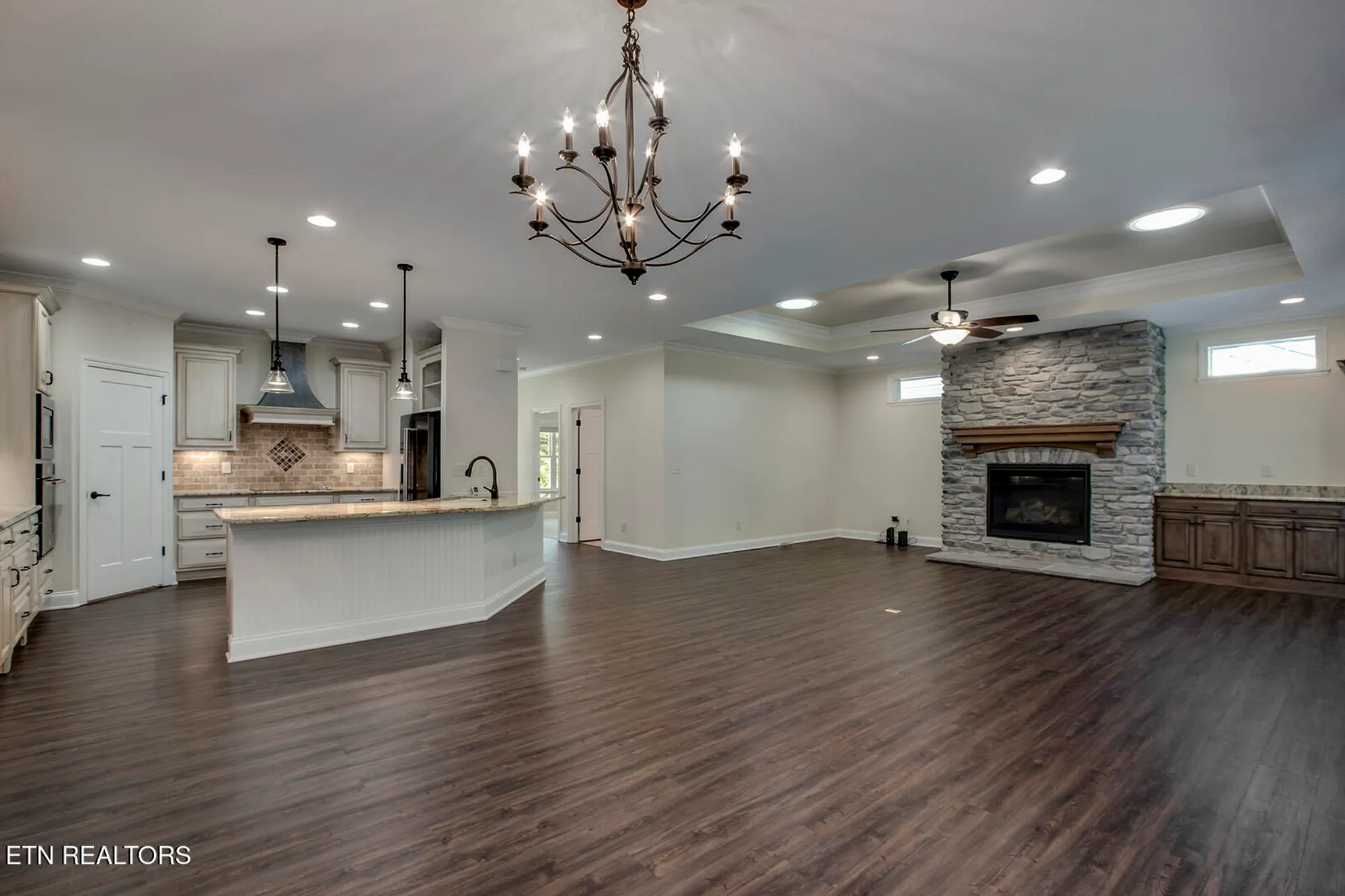 Property Slideshow image 15 of 48 | 184 saloli way, Loudon, TN, 37774