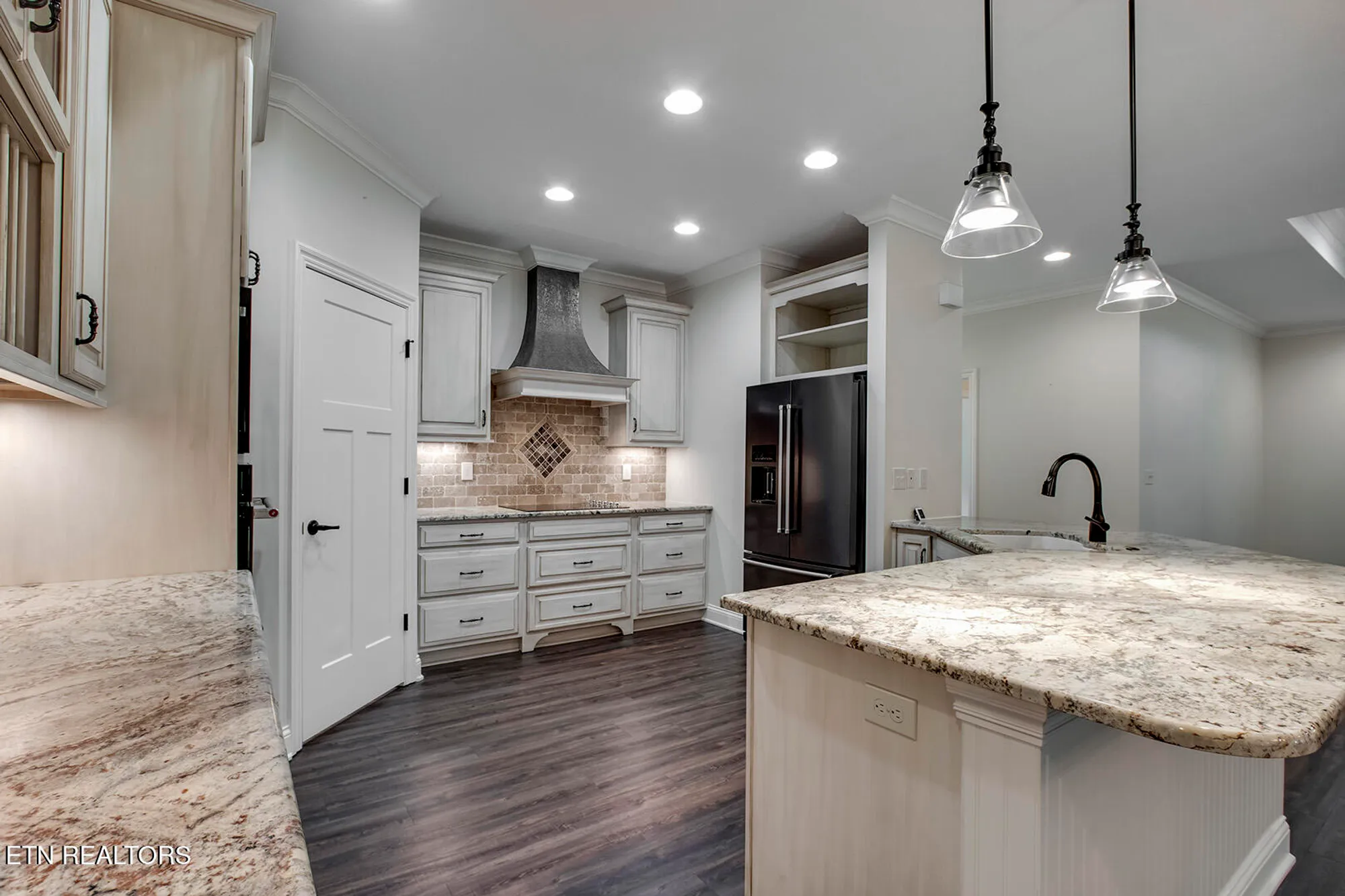 Property Slideshow image 17 of 48 | 184 saloli way, Loudon, TN, 37774