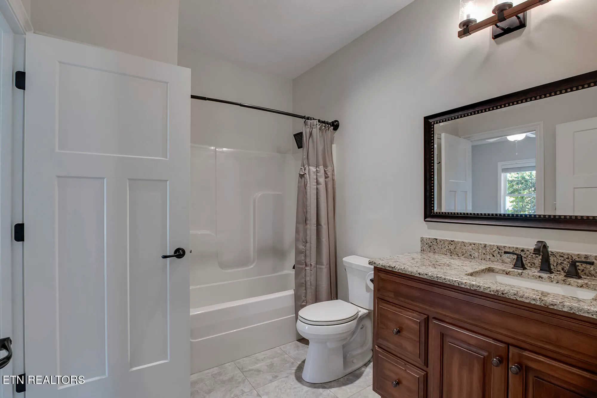 Property Slideshow image 28 of 48 | 184 saloli way, Loudon, TN, 37774