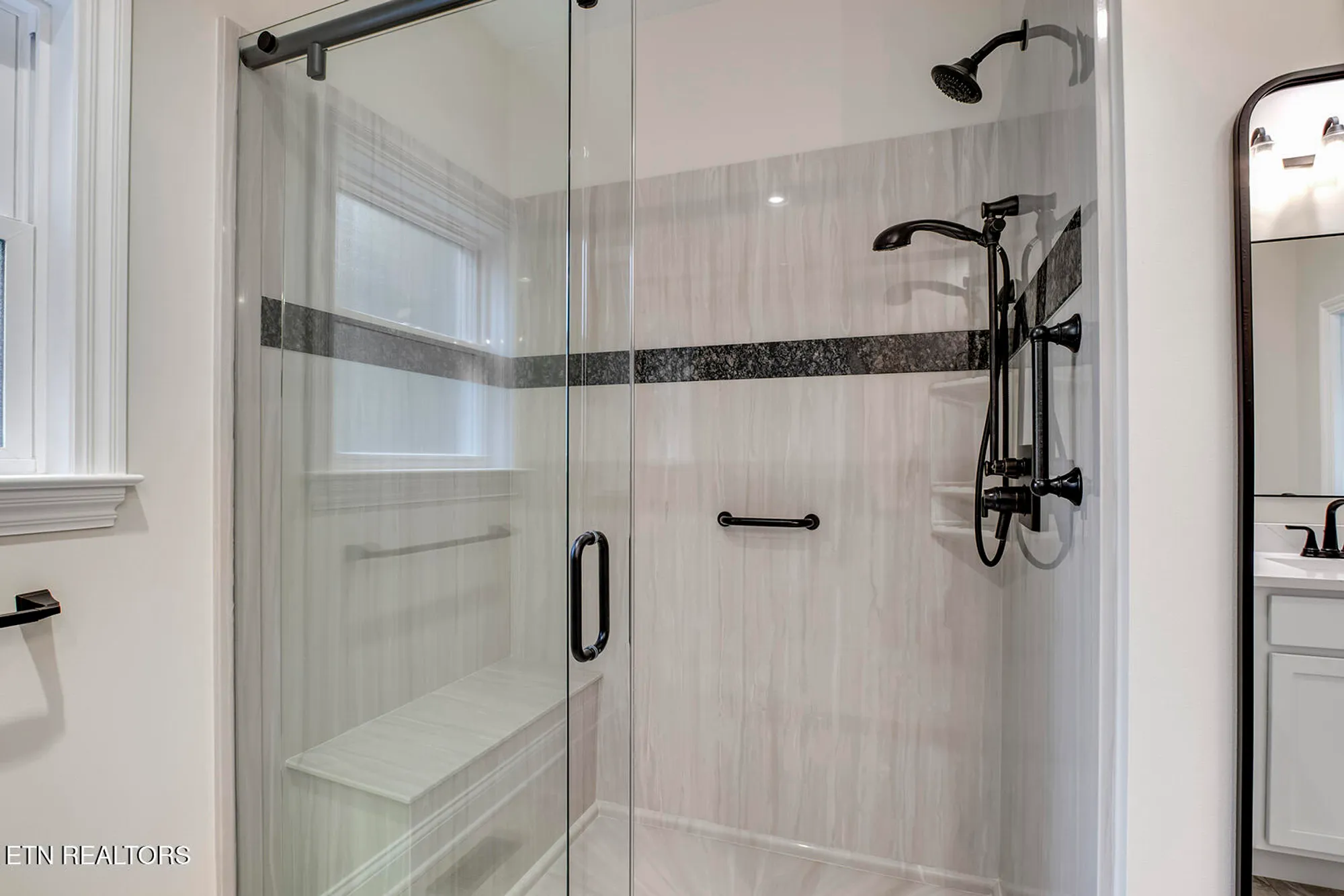 Property Slideshow image 34 of 48 | 184 saloli way, Loudon, TN, 37774