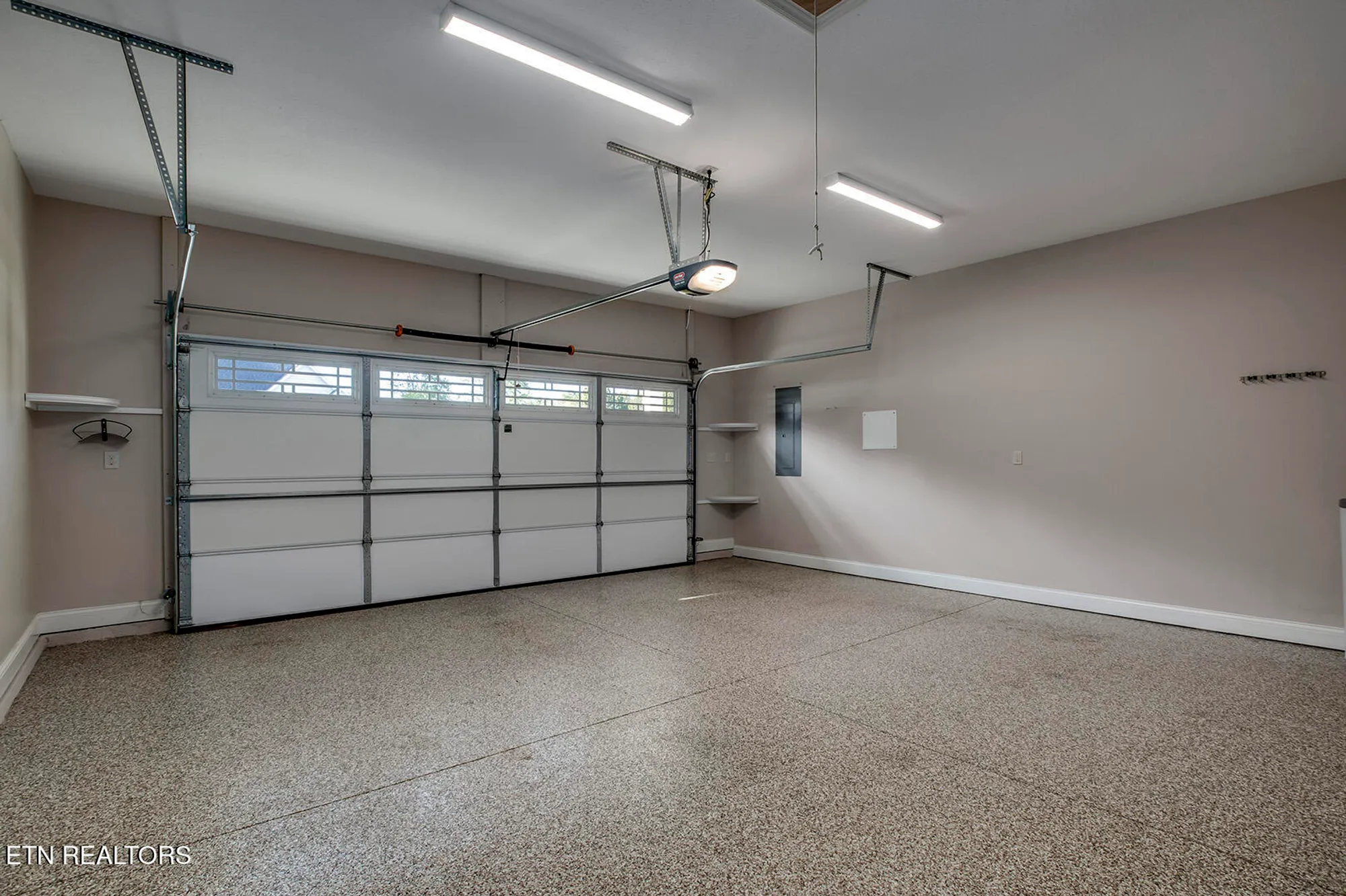 Property Slideshow image 39 of 48 | 184 saloli way, Loudon, TN, 37774