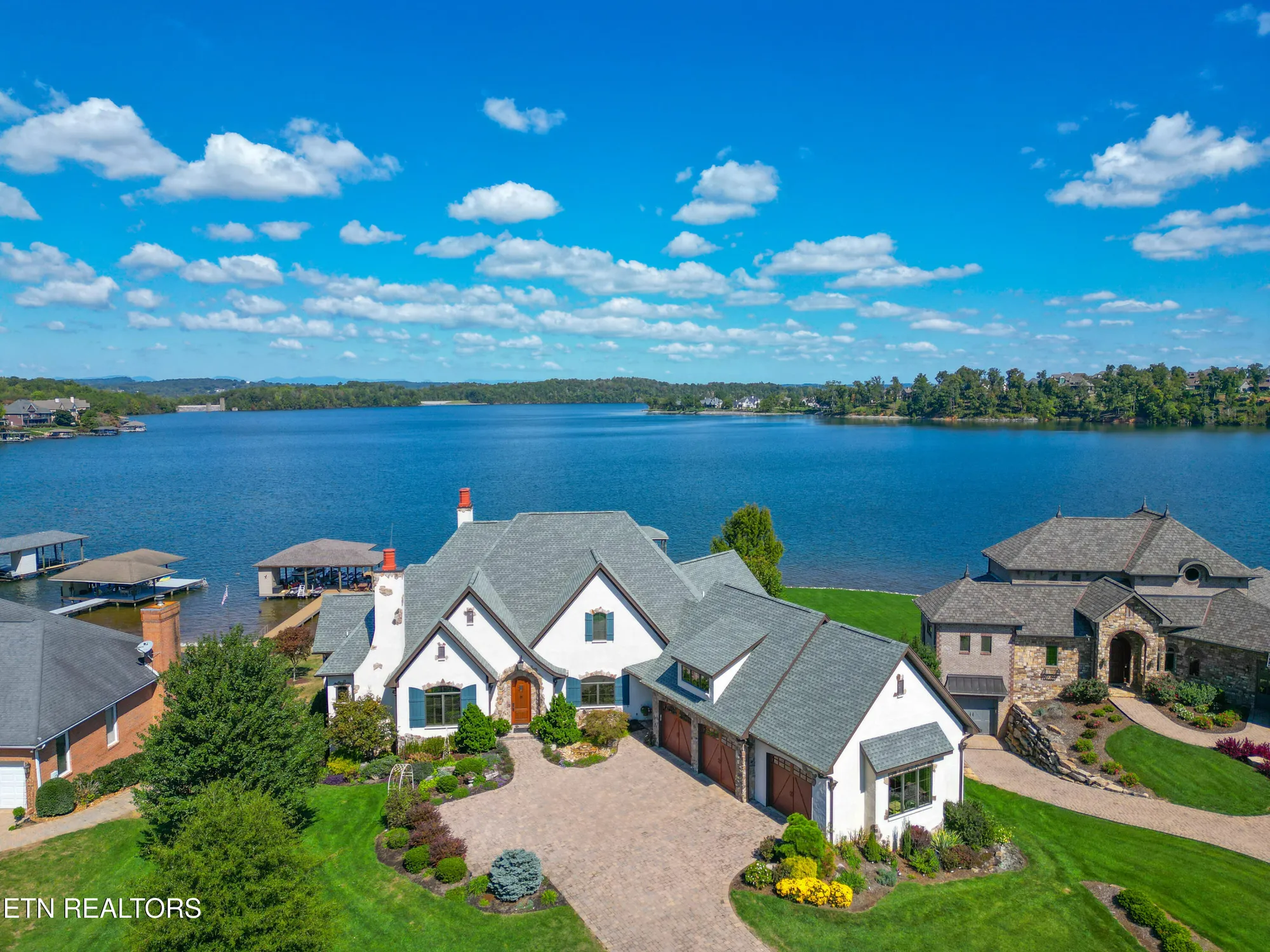 Property Slideshow image 1 of 60 | 201 coyatee cv, Loudon, TN, 37774