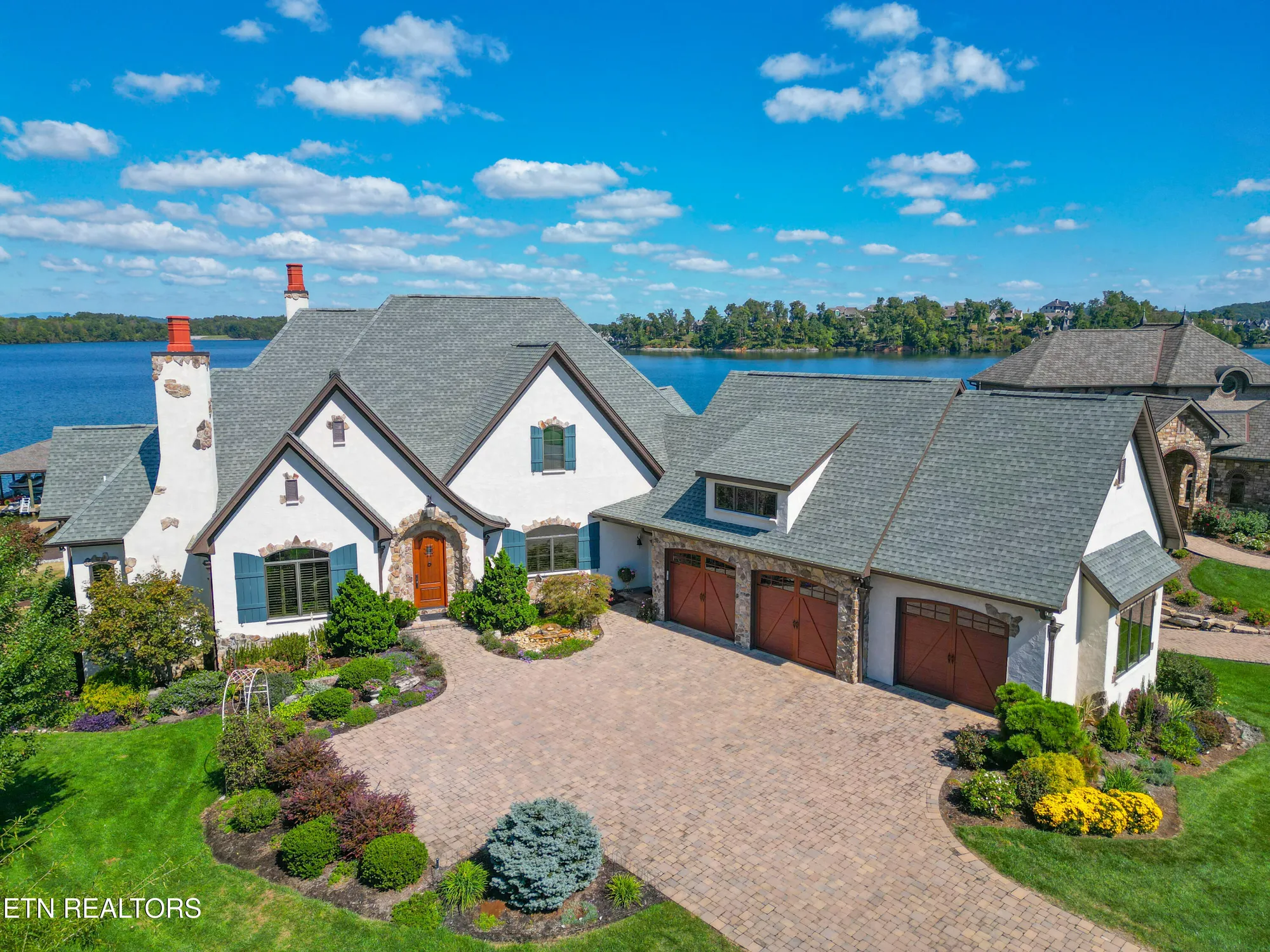 Property Slideshow image 2 of 60 | 201 coyatee cv, Loudon, TN, 37774