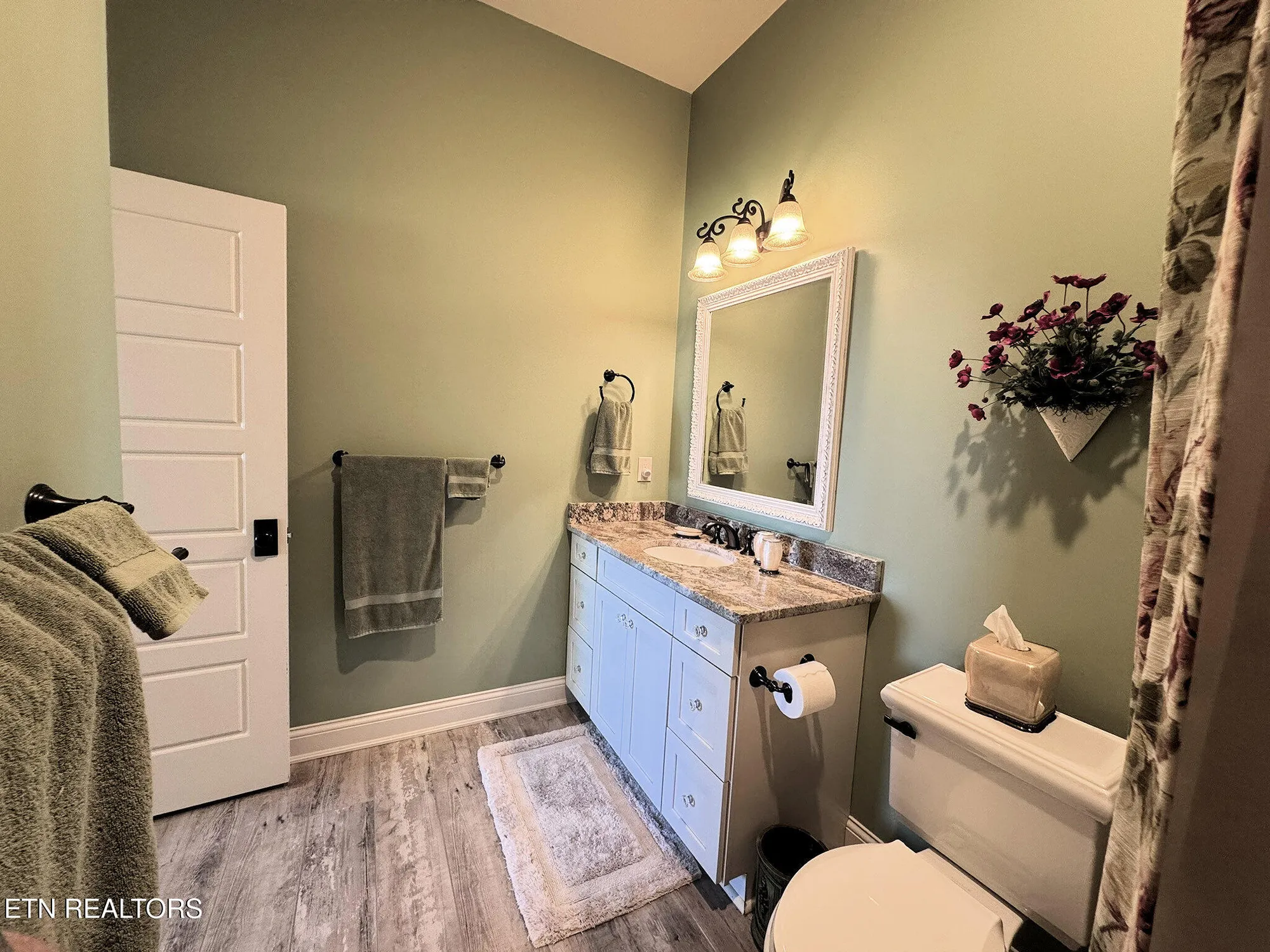 Property Slideshow image 42 of 60 | 201 coyatee cv, Loudon, TN, 37774