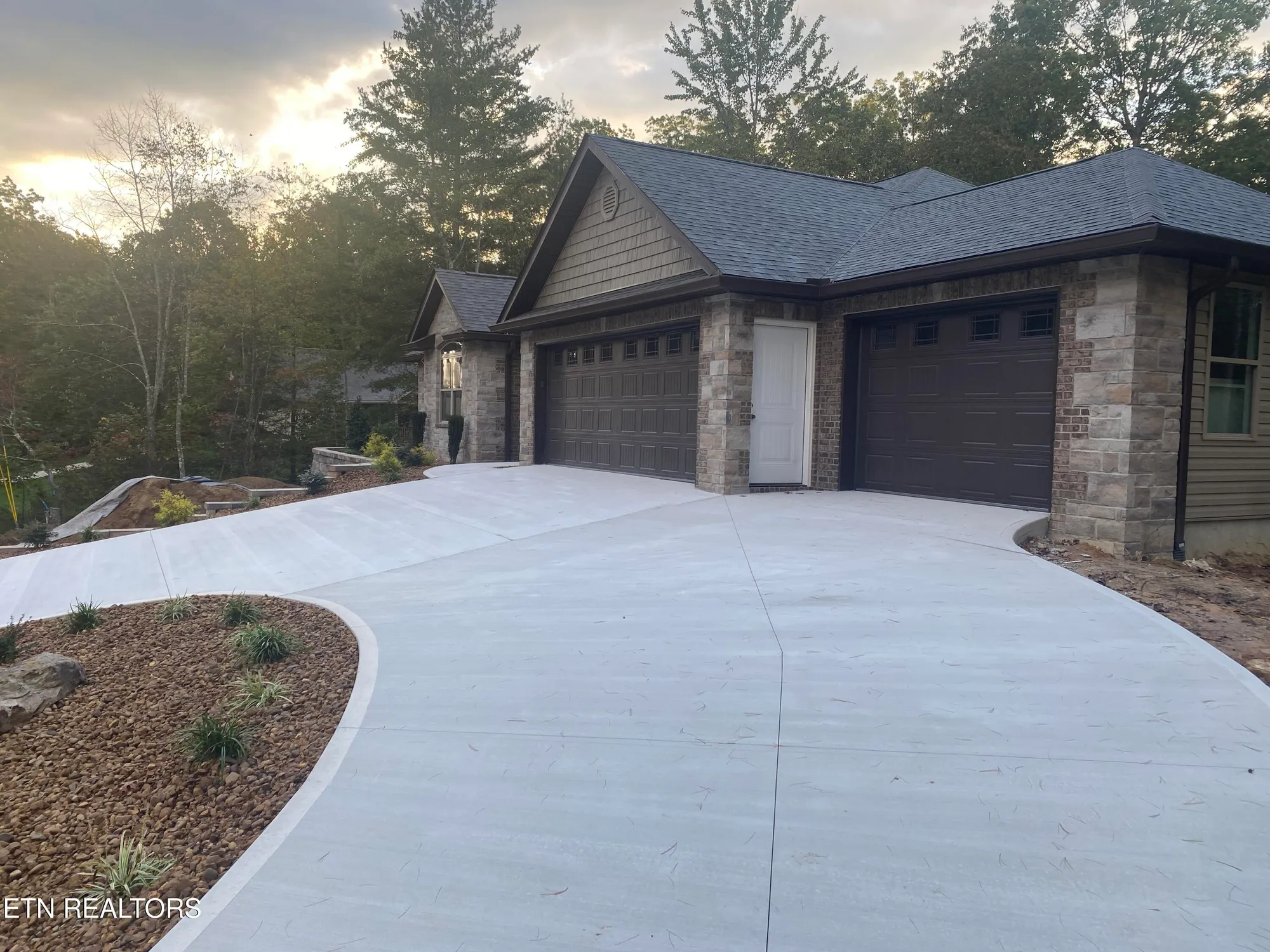 Property Slideshow image 11 of 31 | 140 windsor rd, Crossville, TN, 38558