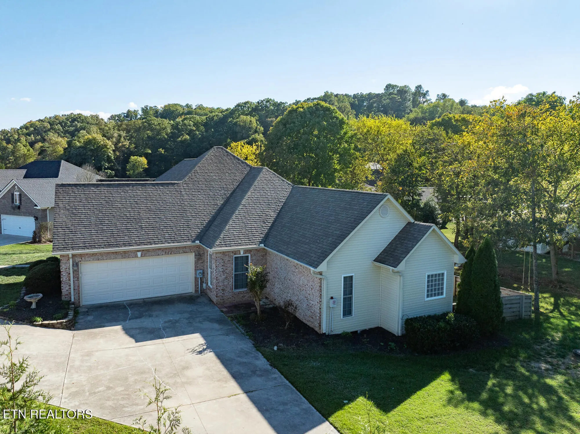 Property Slideshow image 48 of 49 | 210 oologila pl, Loudon, TN, 37774