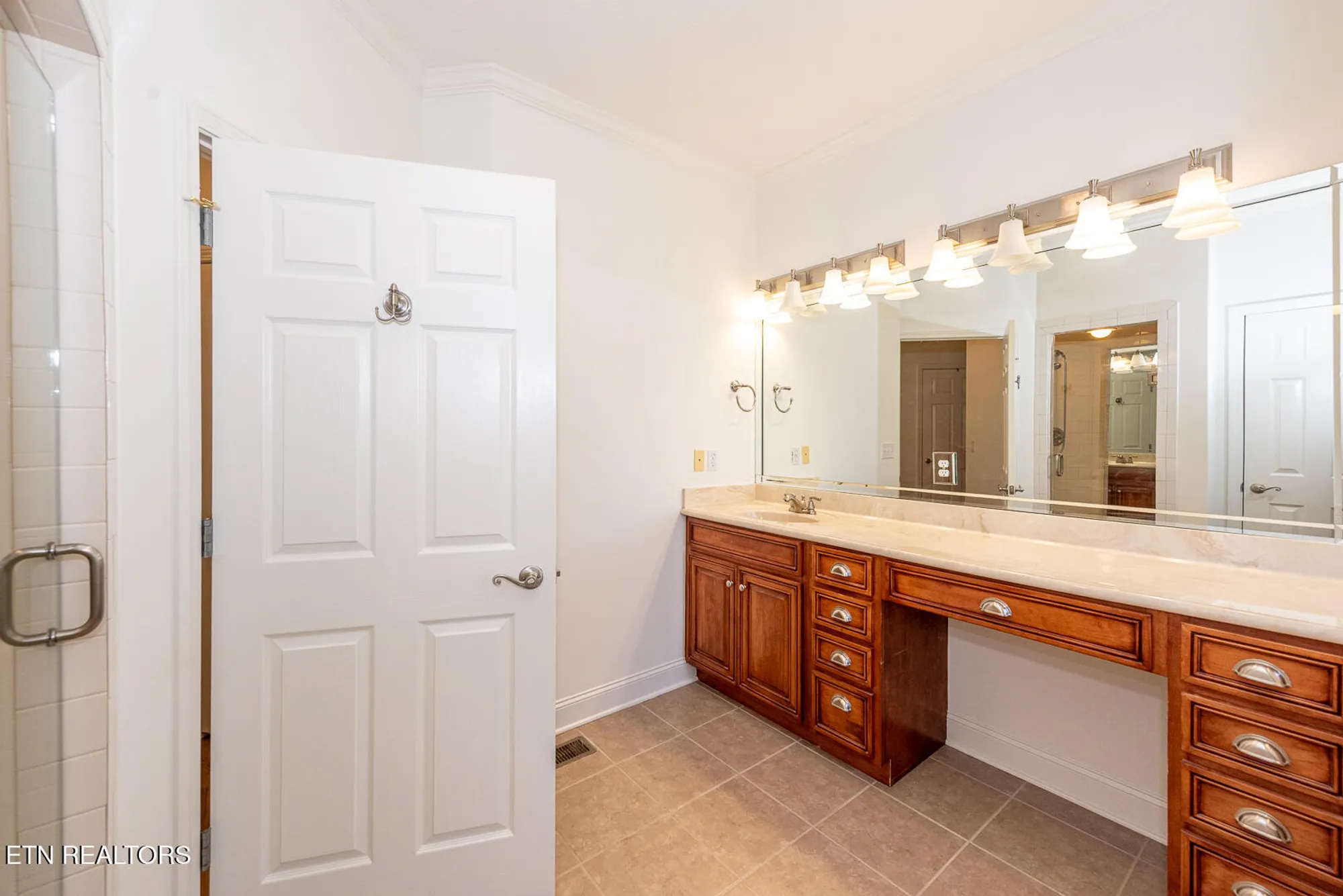 Property Slideshow image 28 of 49 | 210 oologila pl, Loudon, TN, 37774