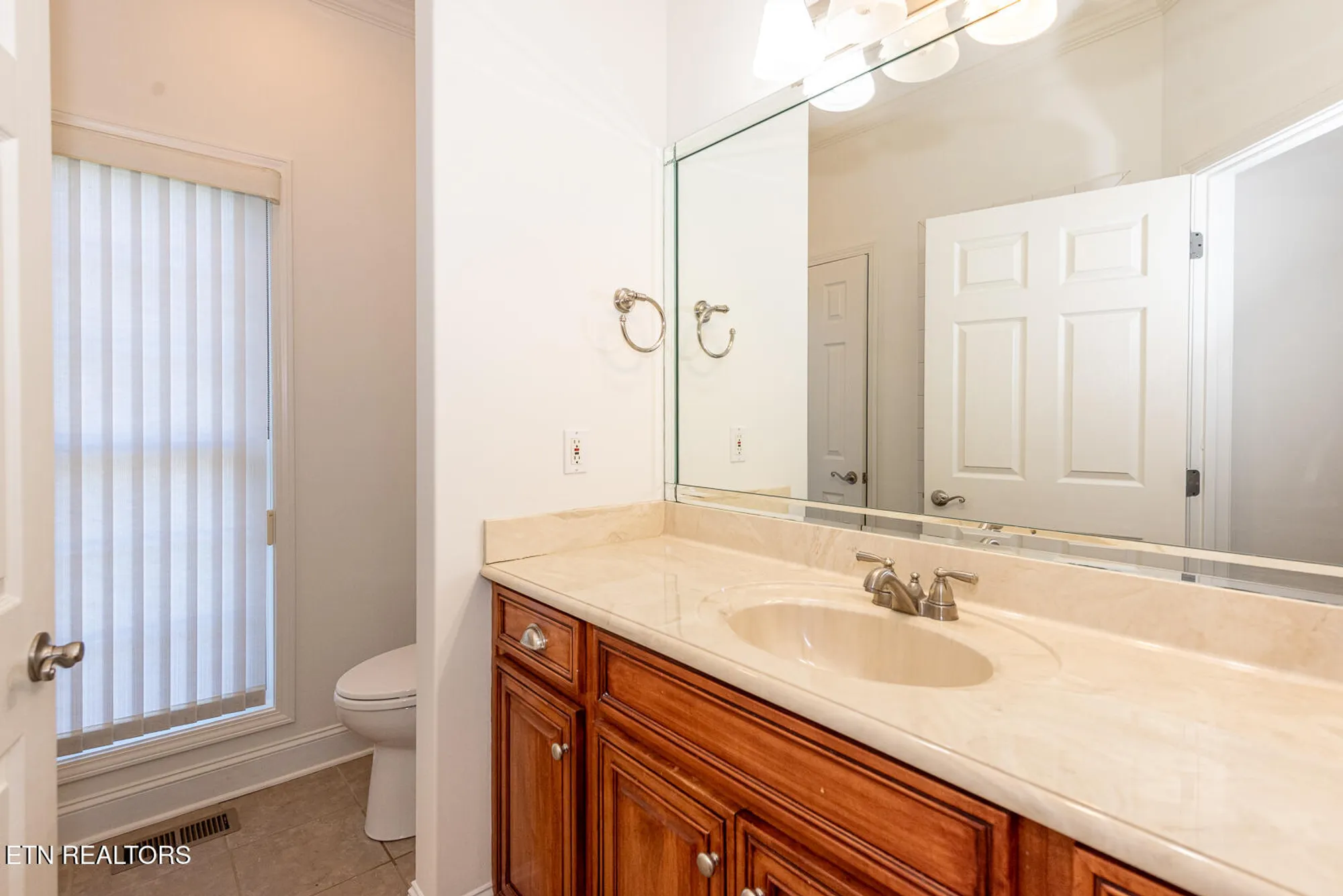 Property Slideshow image 24 of 49 | 210 oologila pl, Loudon, TN, 37774