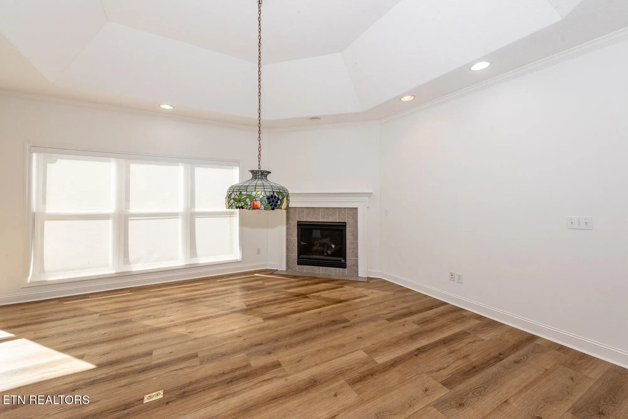 Property Slideshow image 9 of 49 | 210 oologila pl, Loudon, TN, 37774