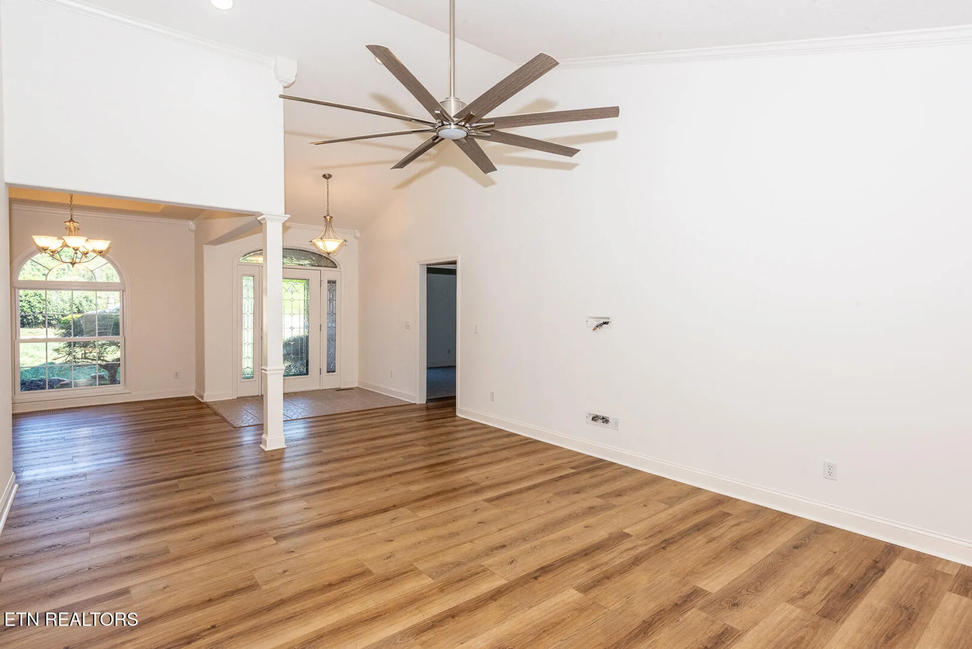 Property Slideshow image 6 of 49 | 210 oologila pl, Loudon, TN, 37774