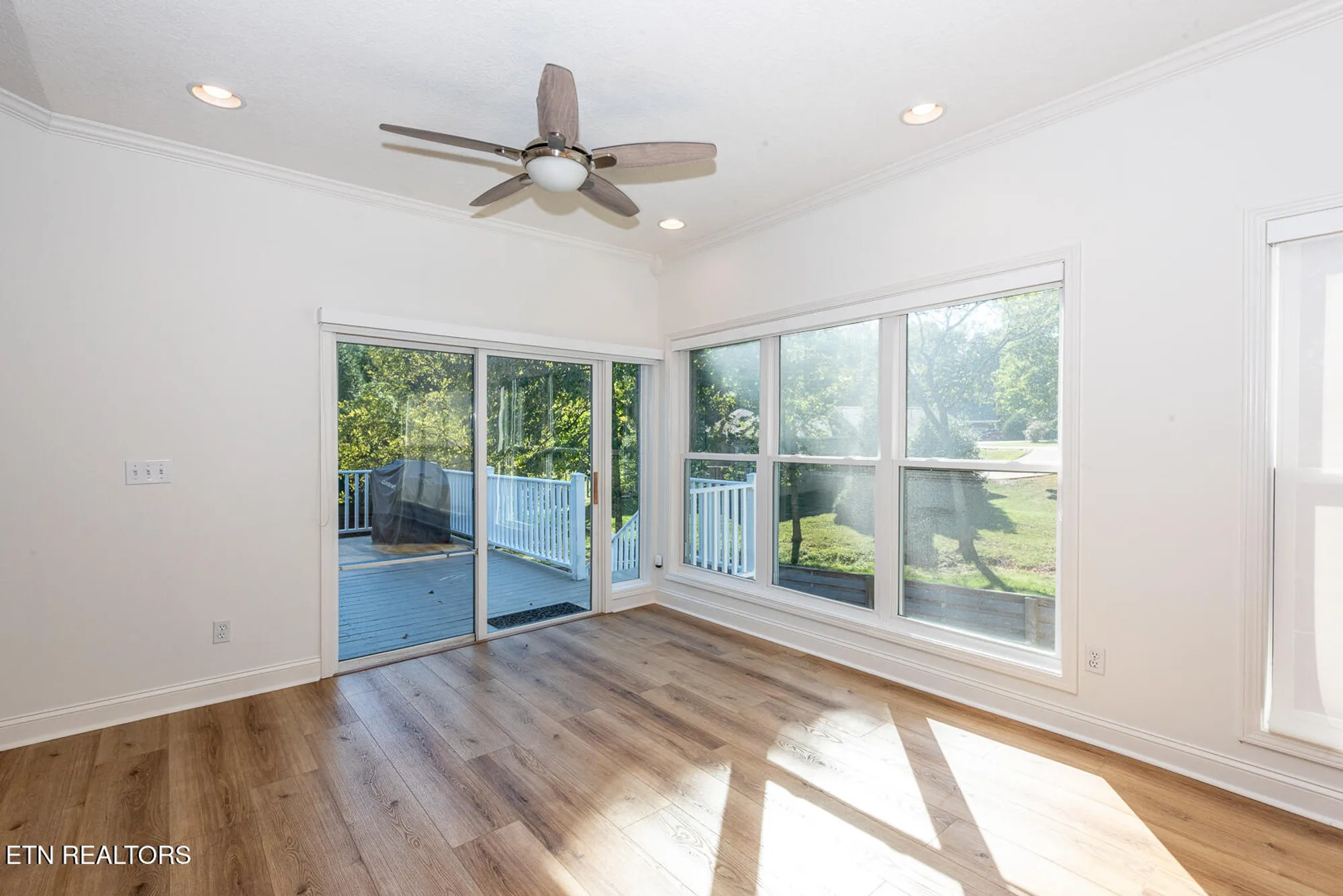 Property Slideshow image 8 of 49 | 210 oologila pl, Loudon, TN, 37774