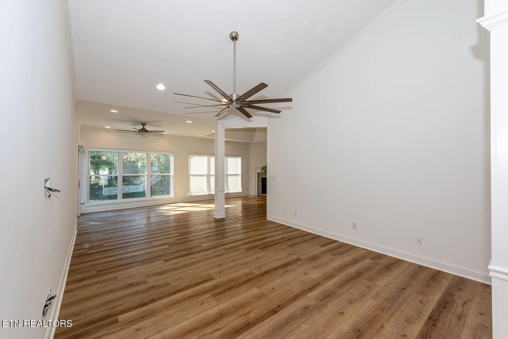 Property Slideshow image 4 of 49 | 210 oologila pl, Loudon, TN, 37774