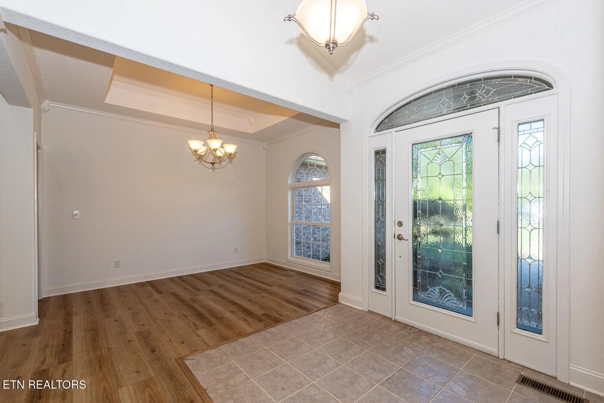 Property Slideshow image 3 of 49 | 210 oologila pl, Loudon, TN, 37774