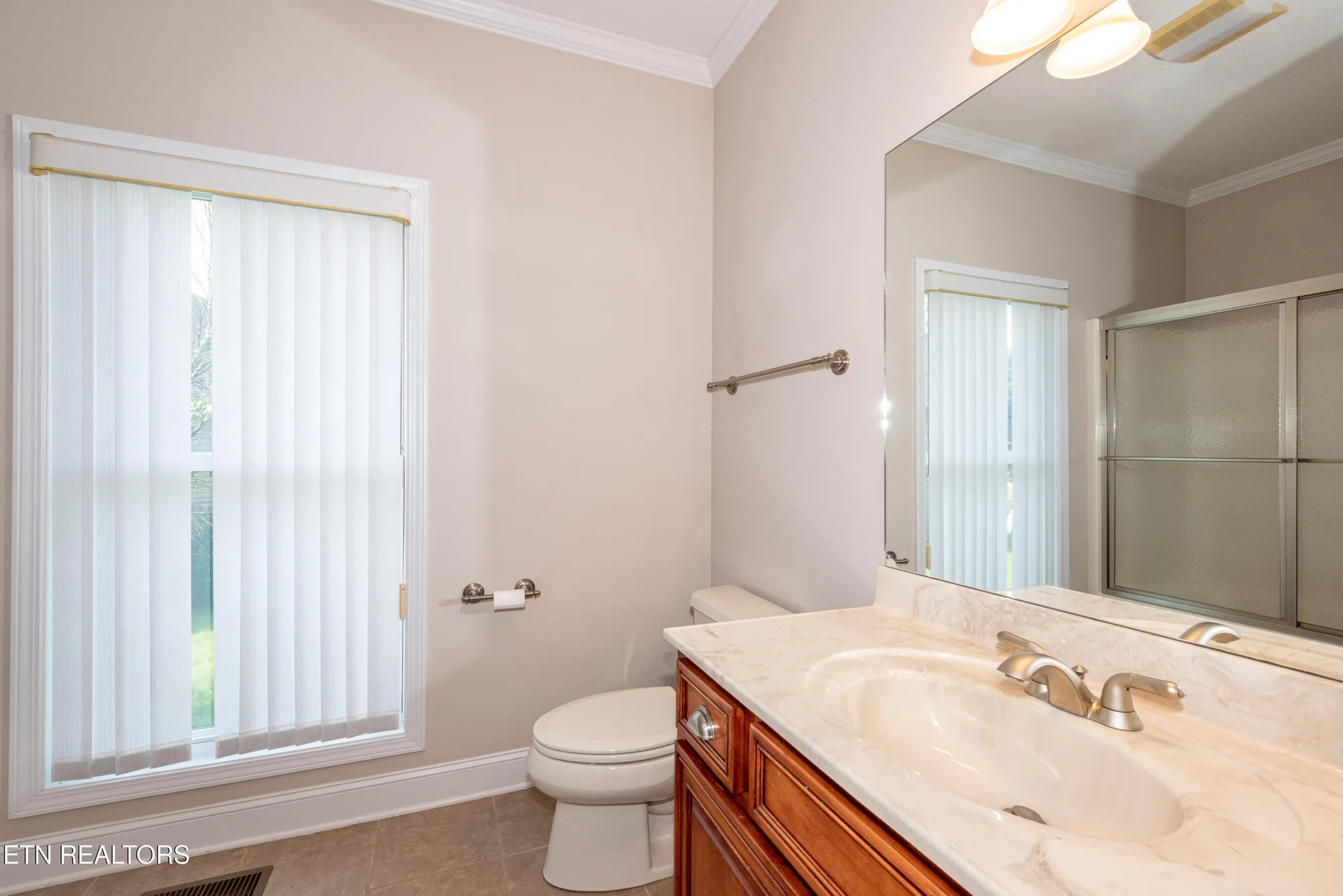 Property Slideshow image 36 of 49 | 210 oologila pl, Loudon, TN, 37774