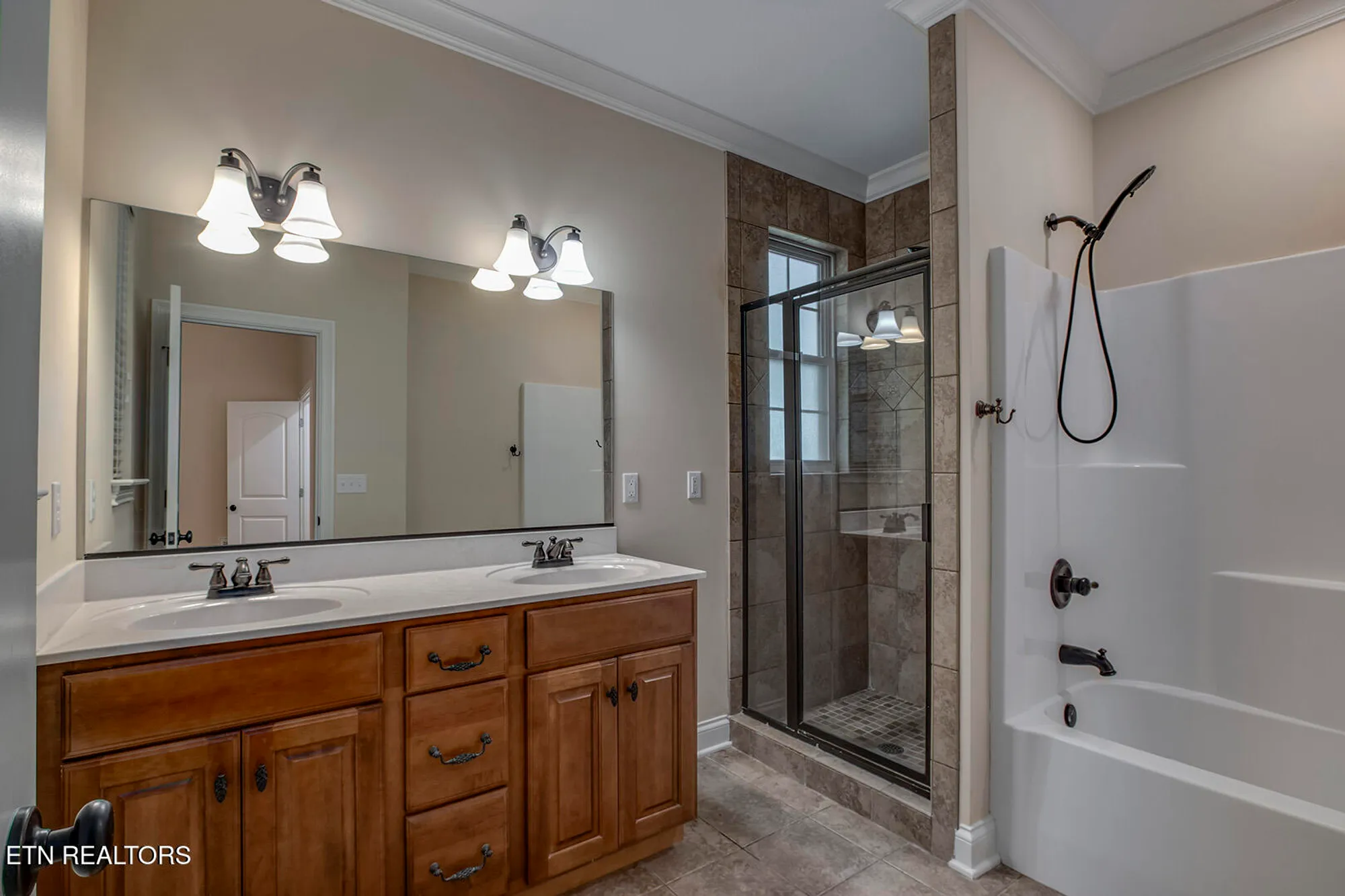 Property Slideshow image 38 of 61 | 202 coyatee ct, Loudon, TN, 37774