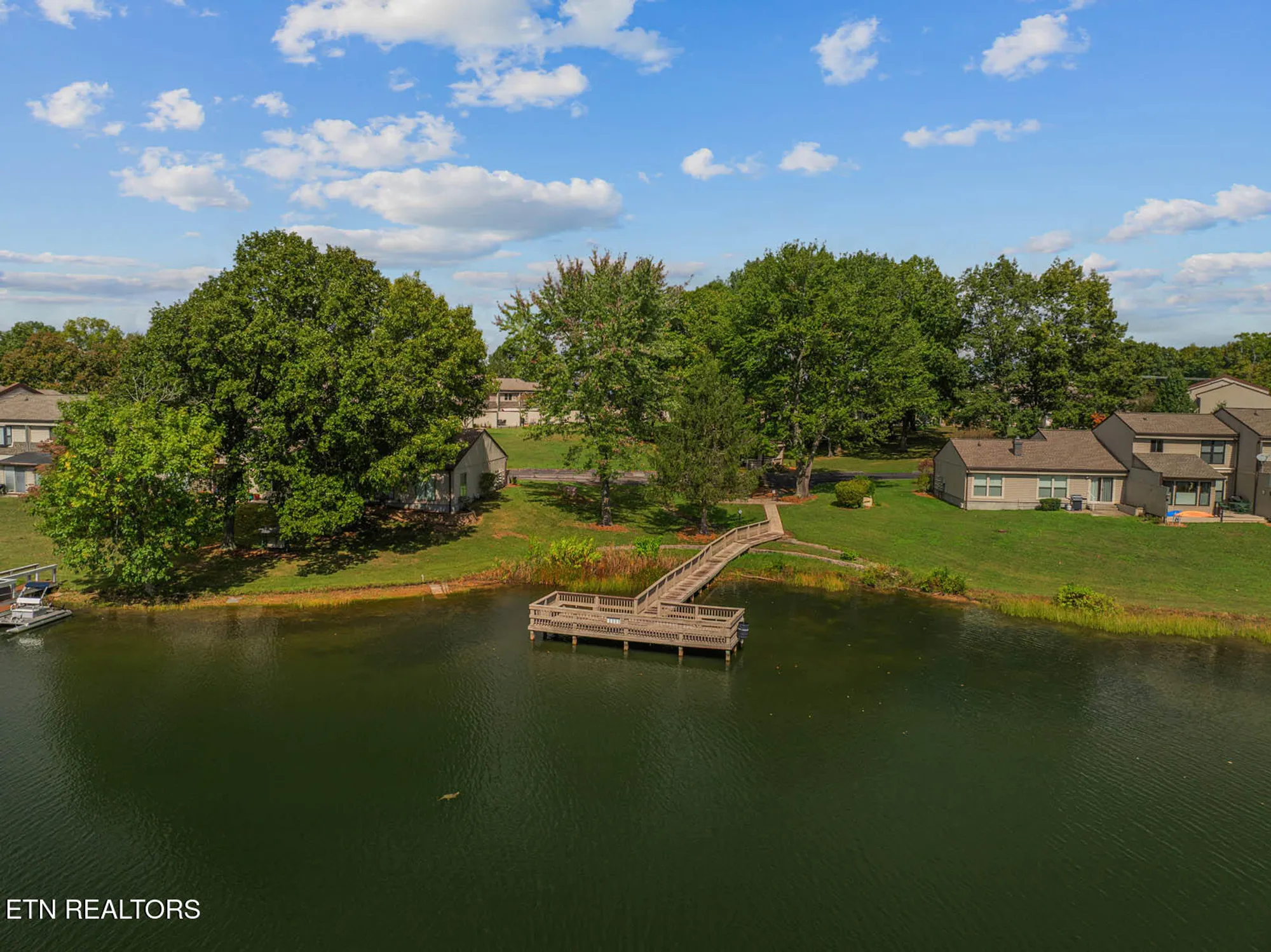 Property Slideshow image 5 of 53 | 10 lakeshore ter 62, Crossville, TN, 38558