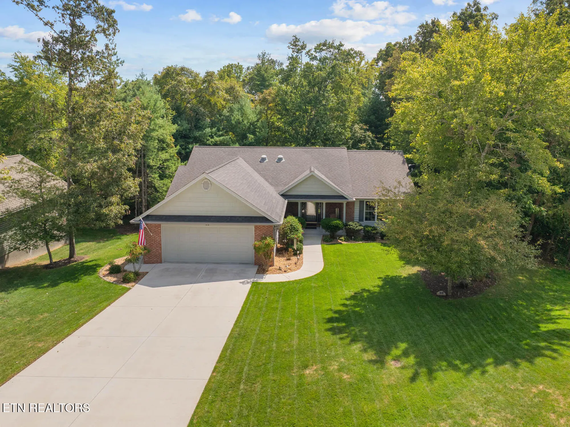 Property Slideshow image 3 of 58 | 13 kenwood ct, Crossville, TN, 38558