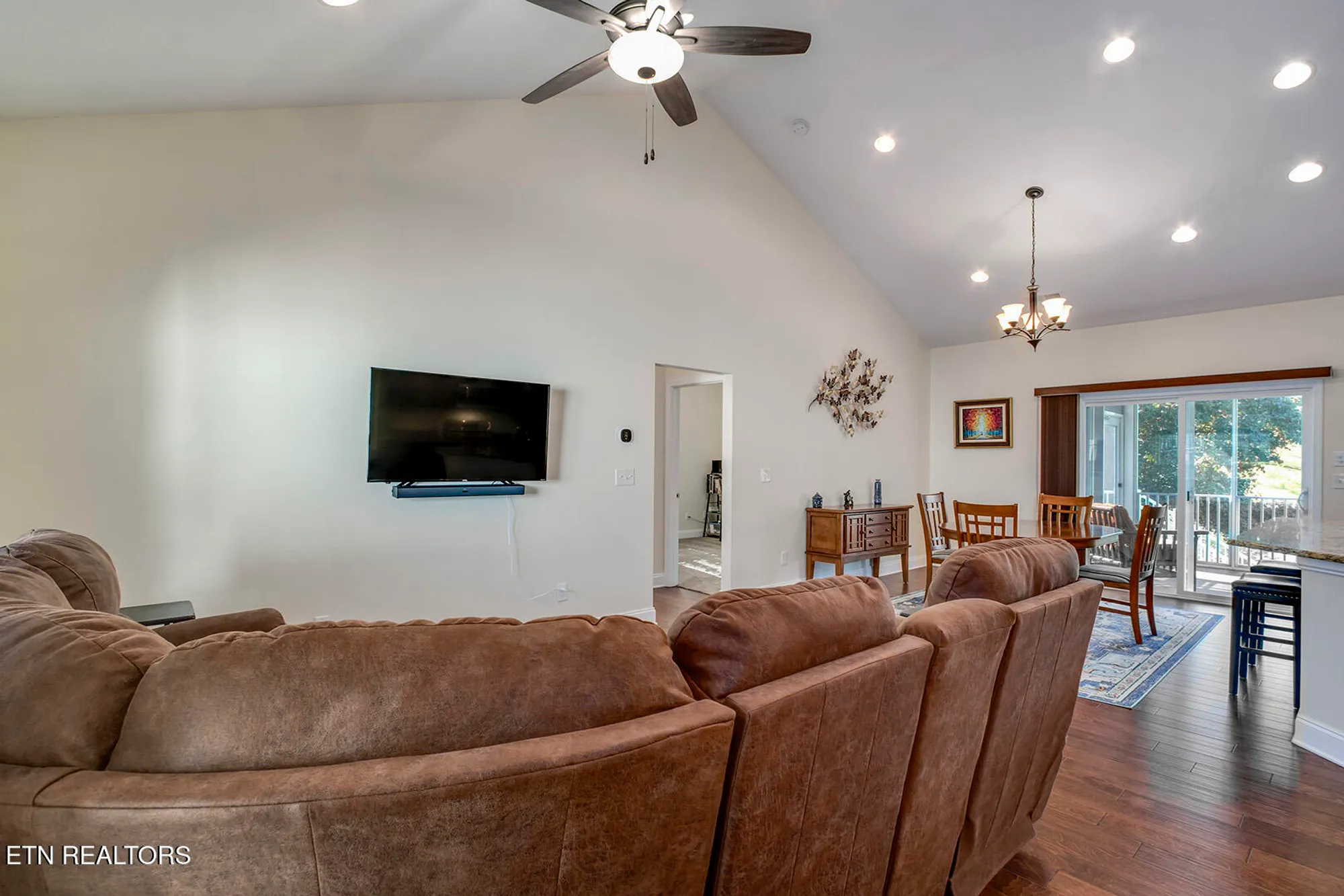 Property Slideshow image 11 of 54 | 134 daleyuhski way, Loudon, TN, 37774