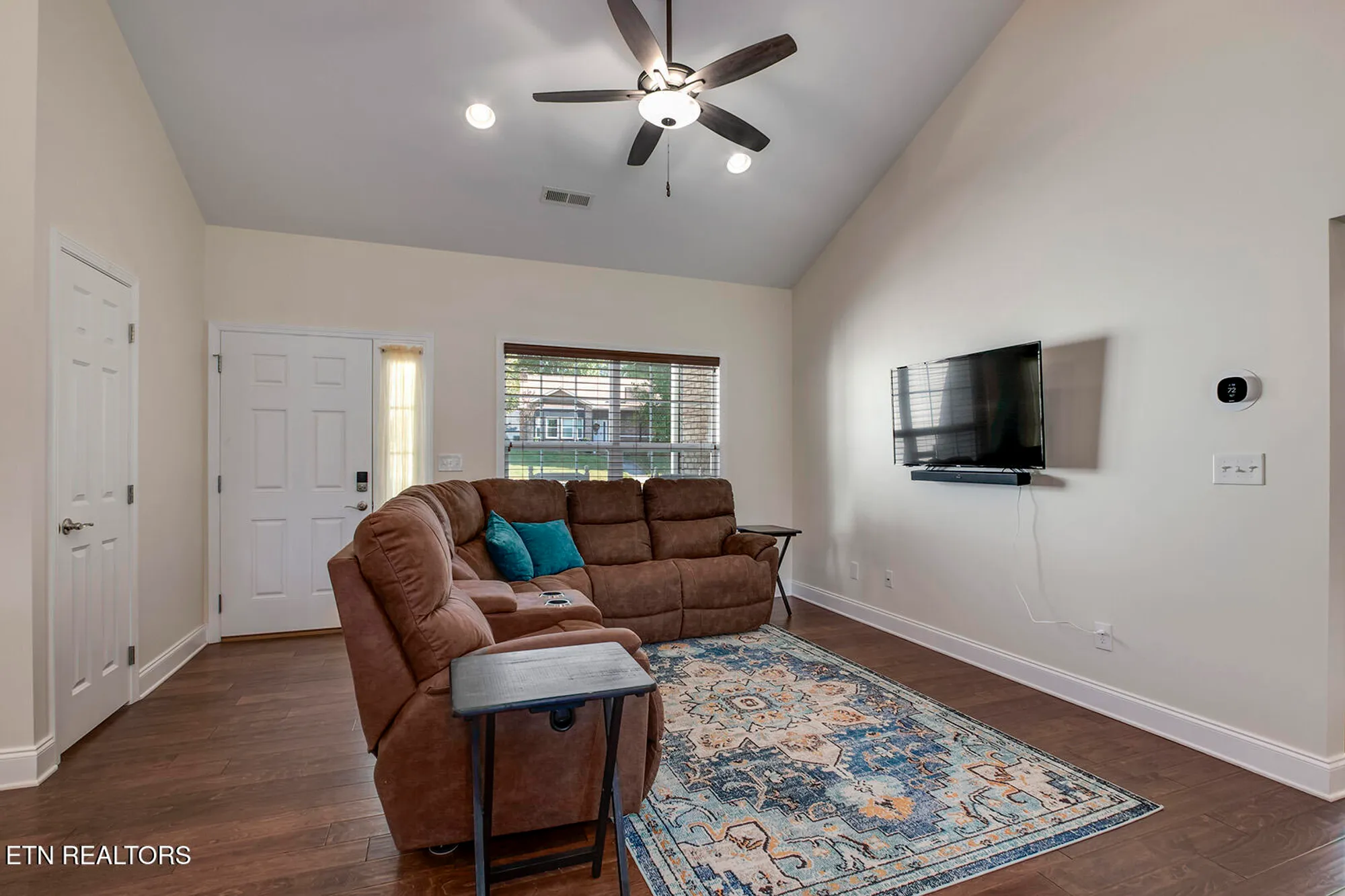 Property Slideshow image 8 of 54 | 134 daleyuhski way, Loudon, TN, 37774