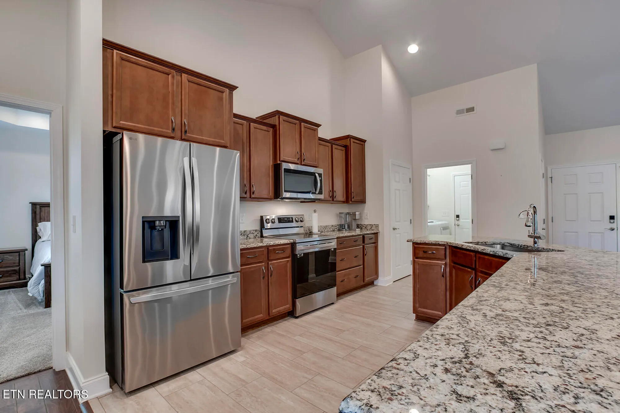 Property Slideshow image 21 of 54 | 134 daleyuhski way, Loudon, TN, 37774