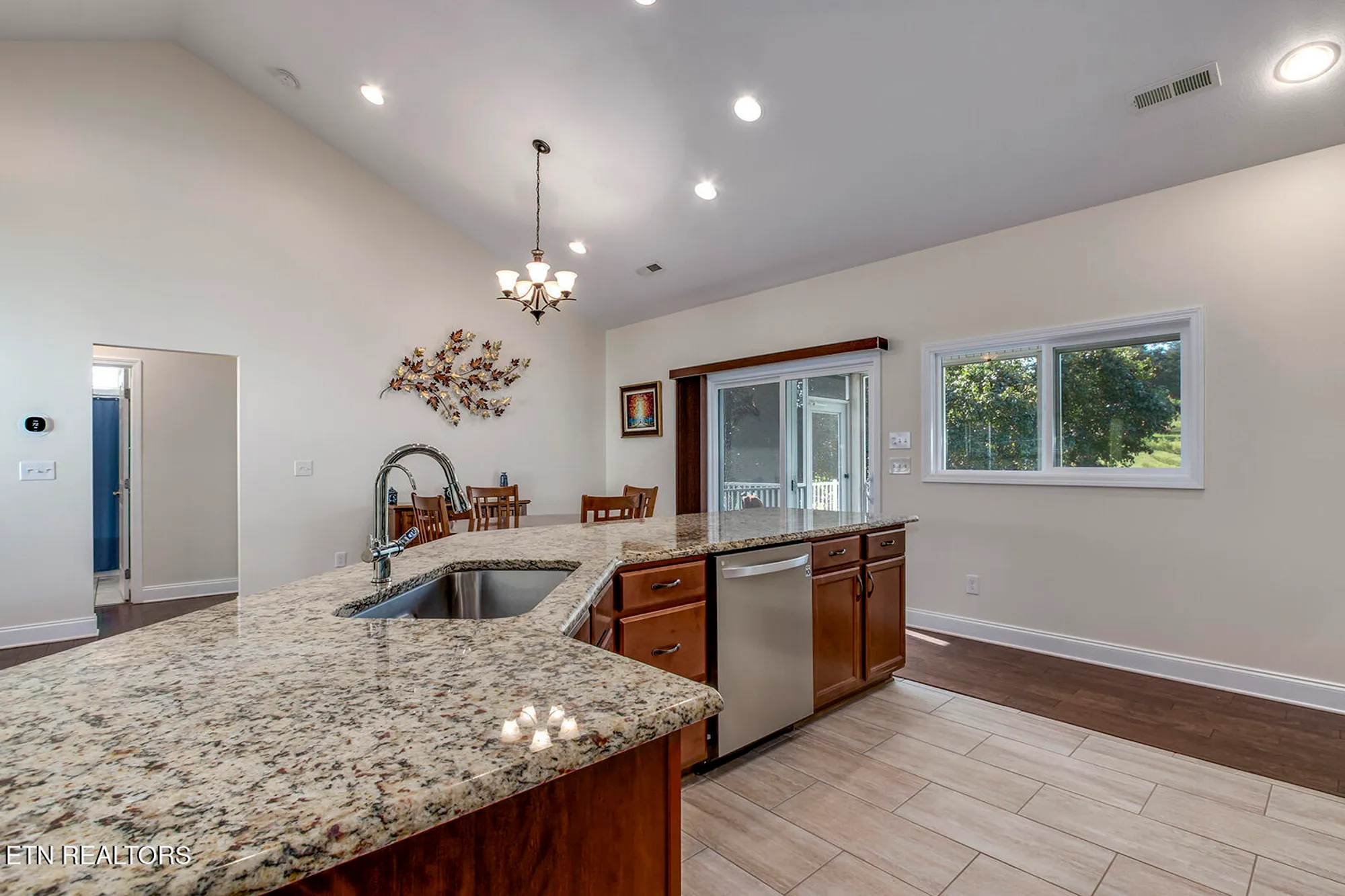 Property Slideshow image 24 of 54 | 134 daleyuhski way, Loudon, TN, 37774