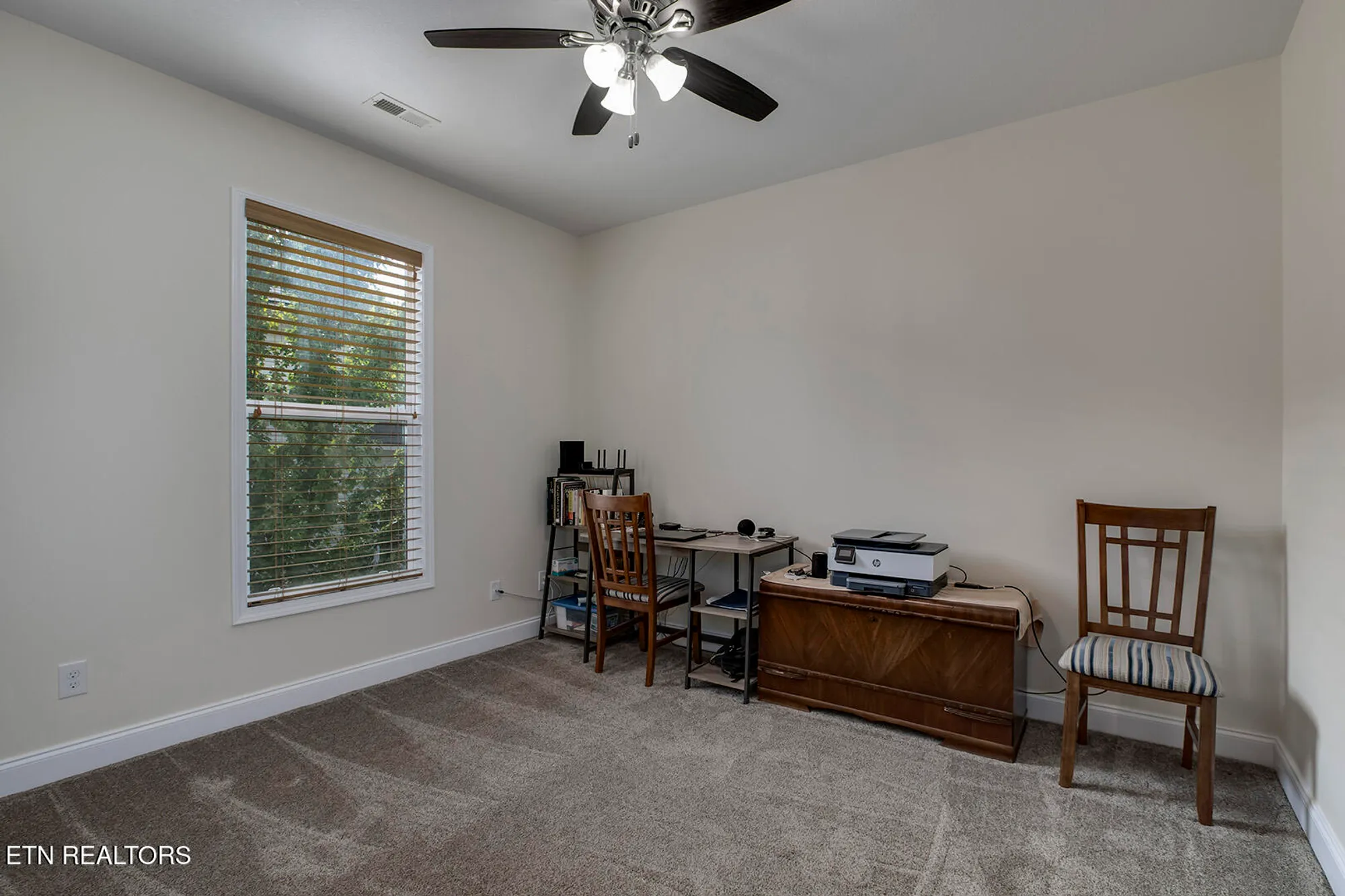 Property Slideshow image 37 of 54 | 134 daleyuhski way, Loudon, TN, 37774