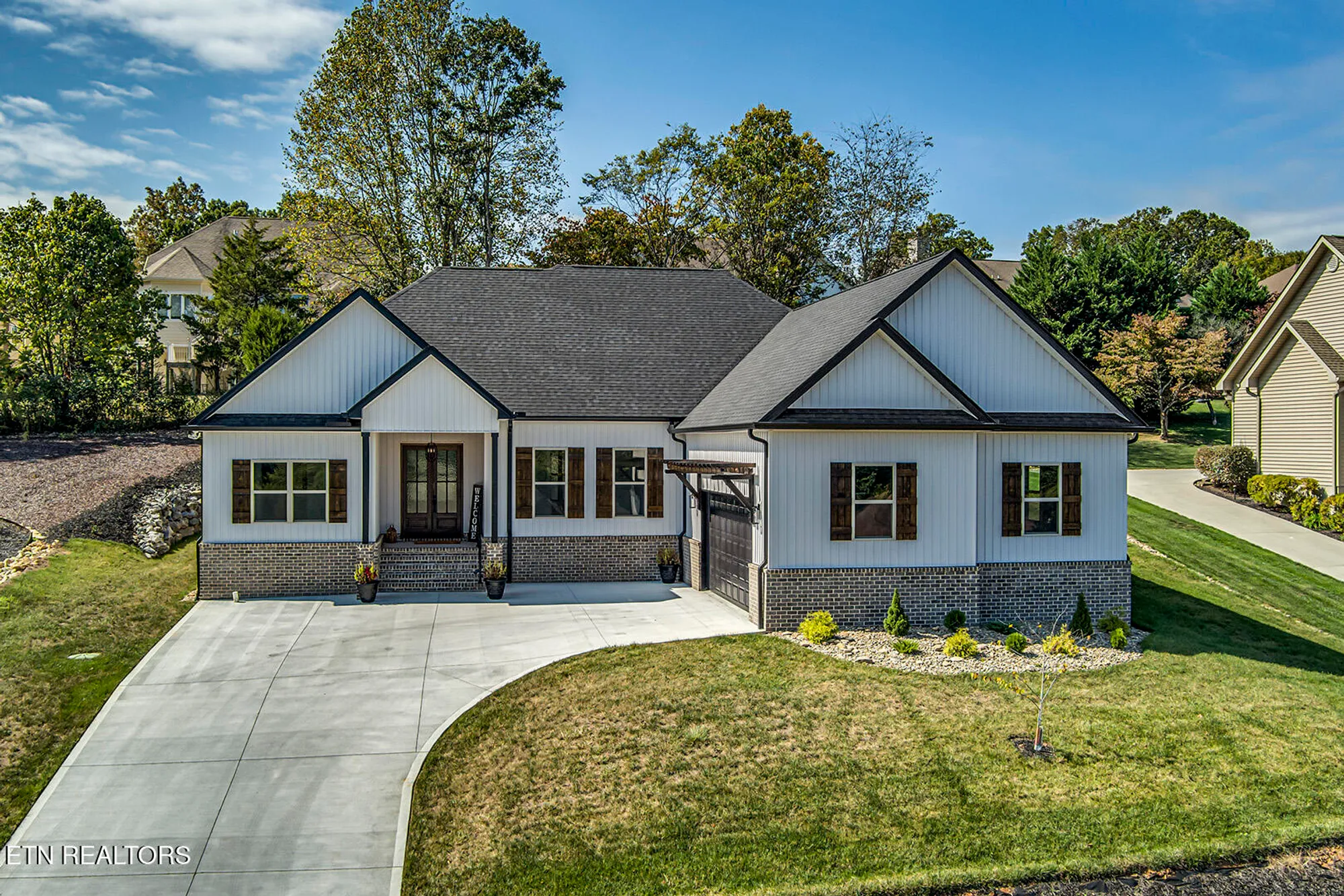 Property Slideshow image 1 of 57 | 115 oonoga way, Loudon, TN, 37774