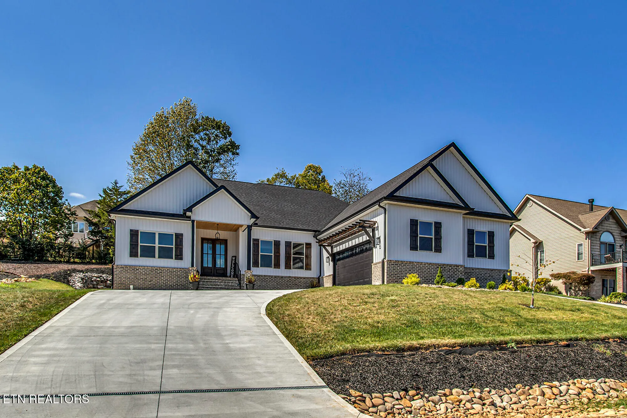 Property Slideshow image 2 of 57 | 115 oonoga way, Loudon, TN, 37774