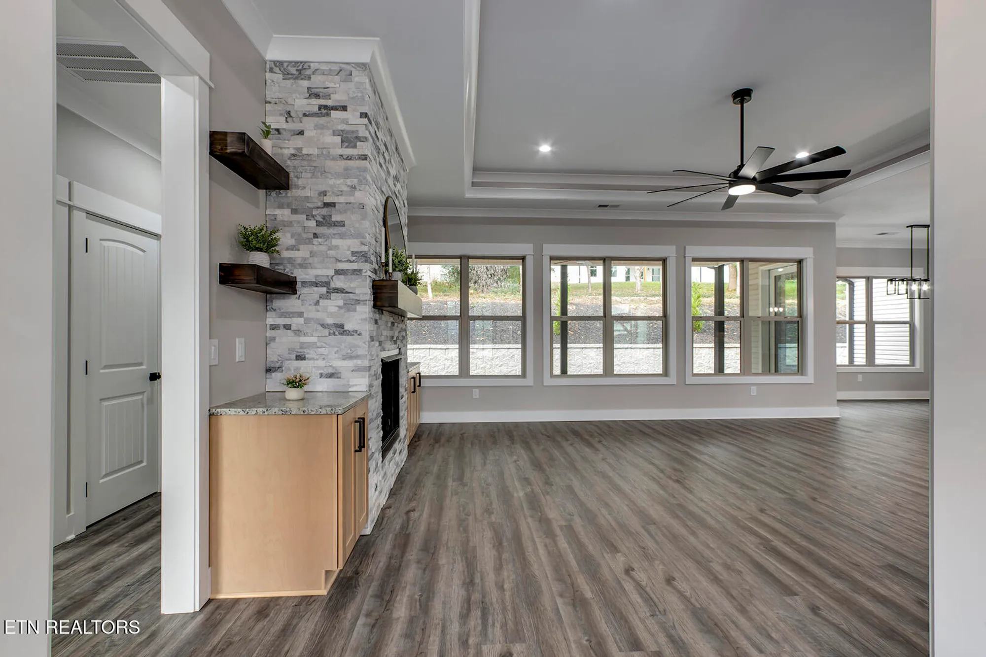 Property Slideshow image 7 of 57 | 115 oonoga way, Loudon, TN, 37774