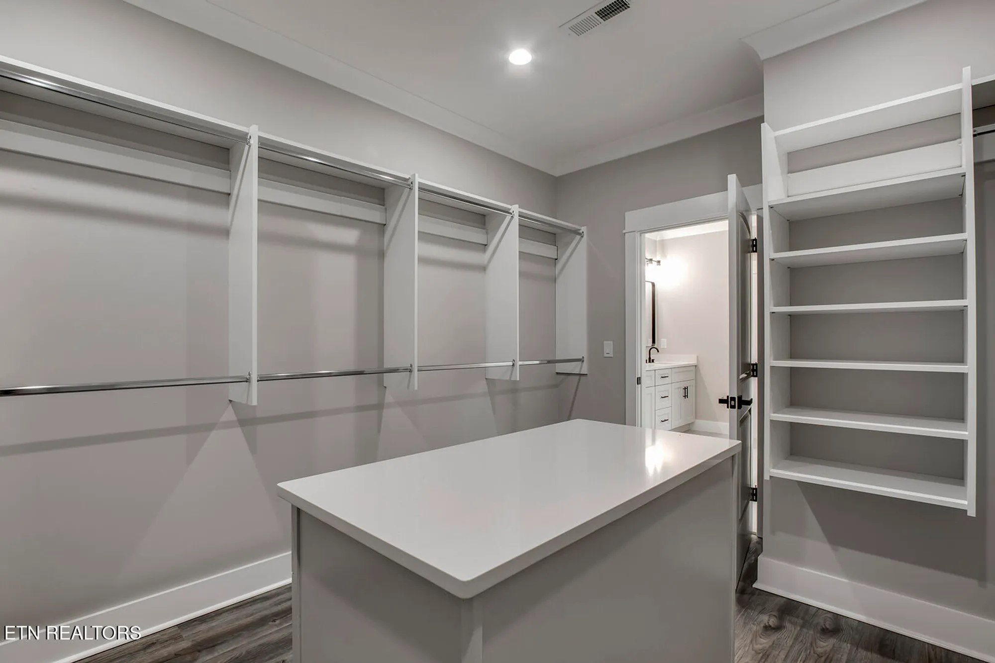 Property Slideshow image 33 of 57 | 115 oonoga way, Loudon, TN, 37774