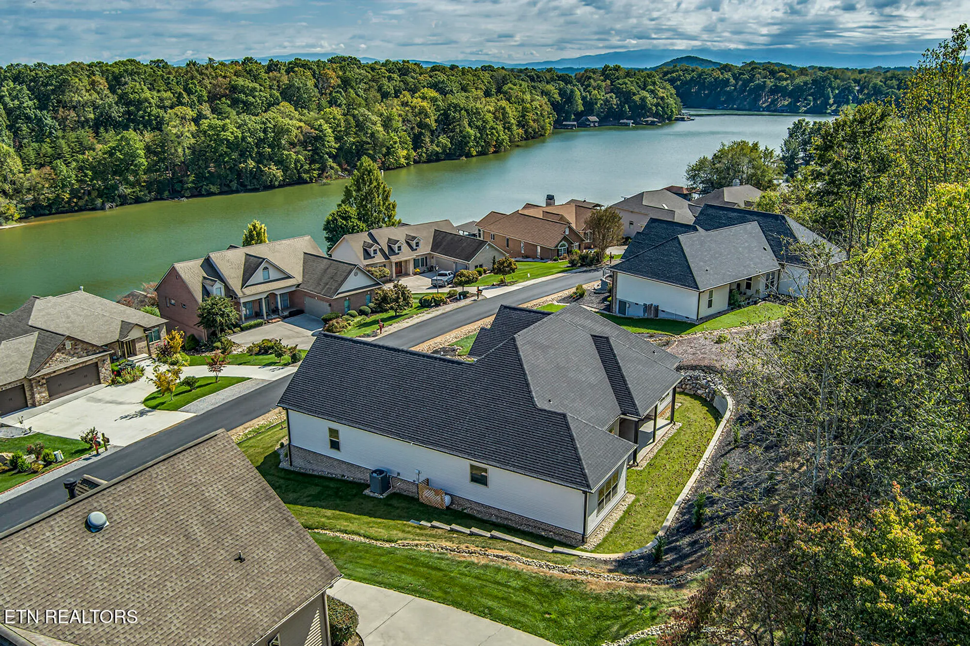 Property Slideshow image 51 of 57 | 115 oonoga way, Loudon, TN, 37774