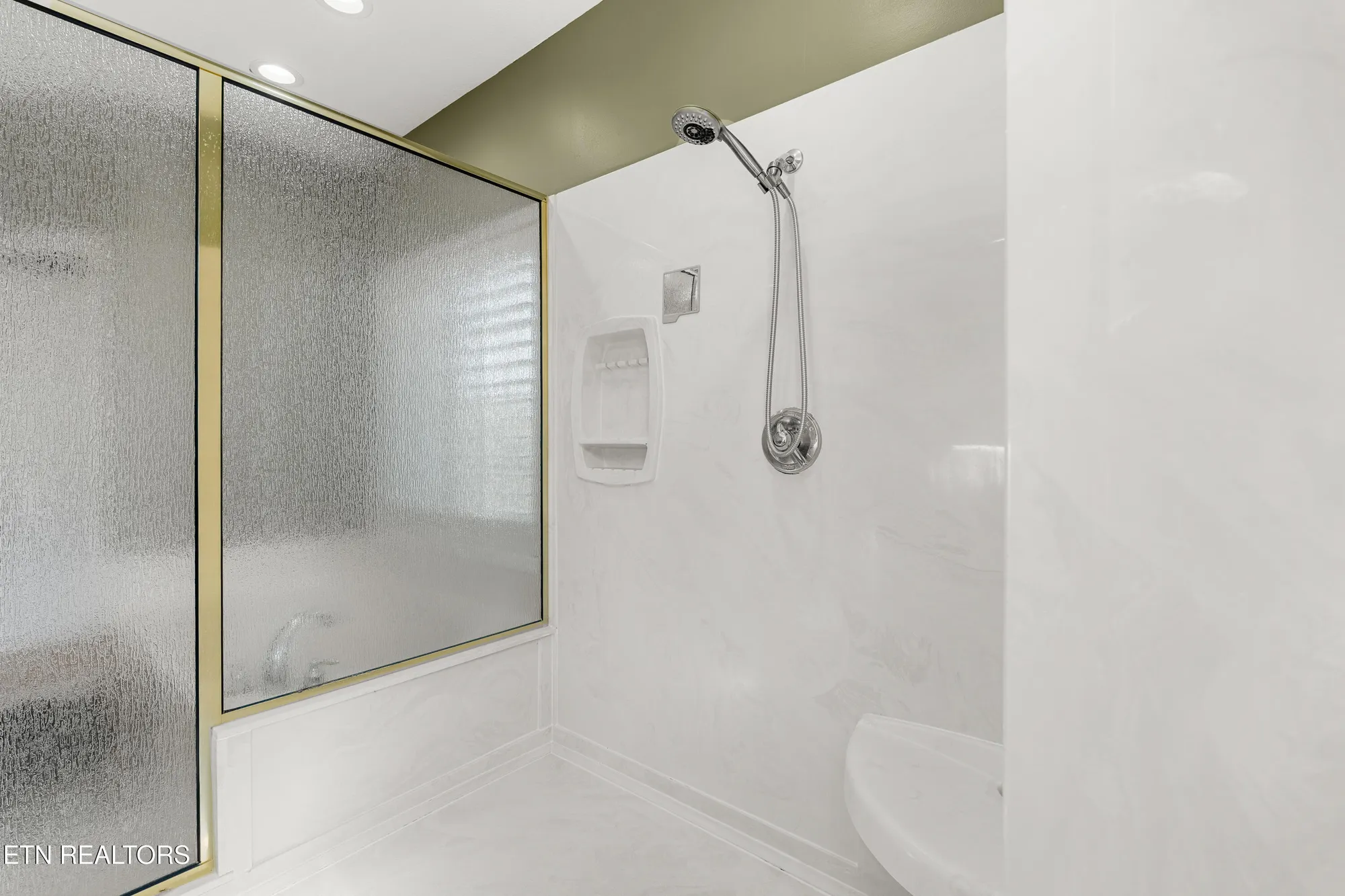 Property Slideshow image 27 of 40 | 117 kenosha ln, Loudon, TN, 37774