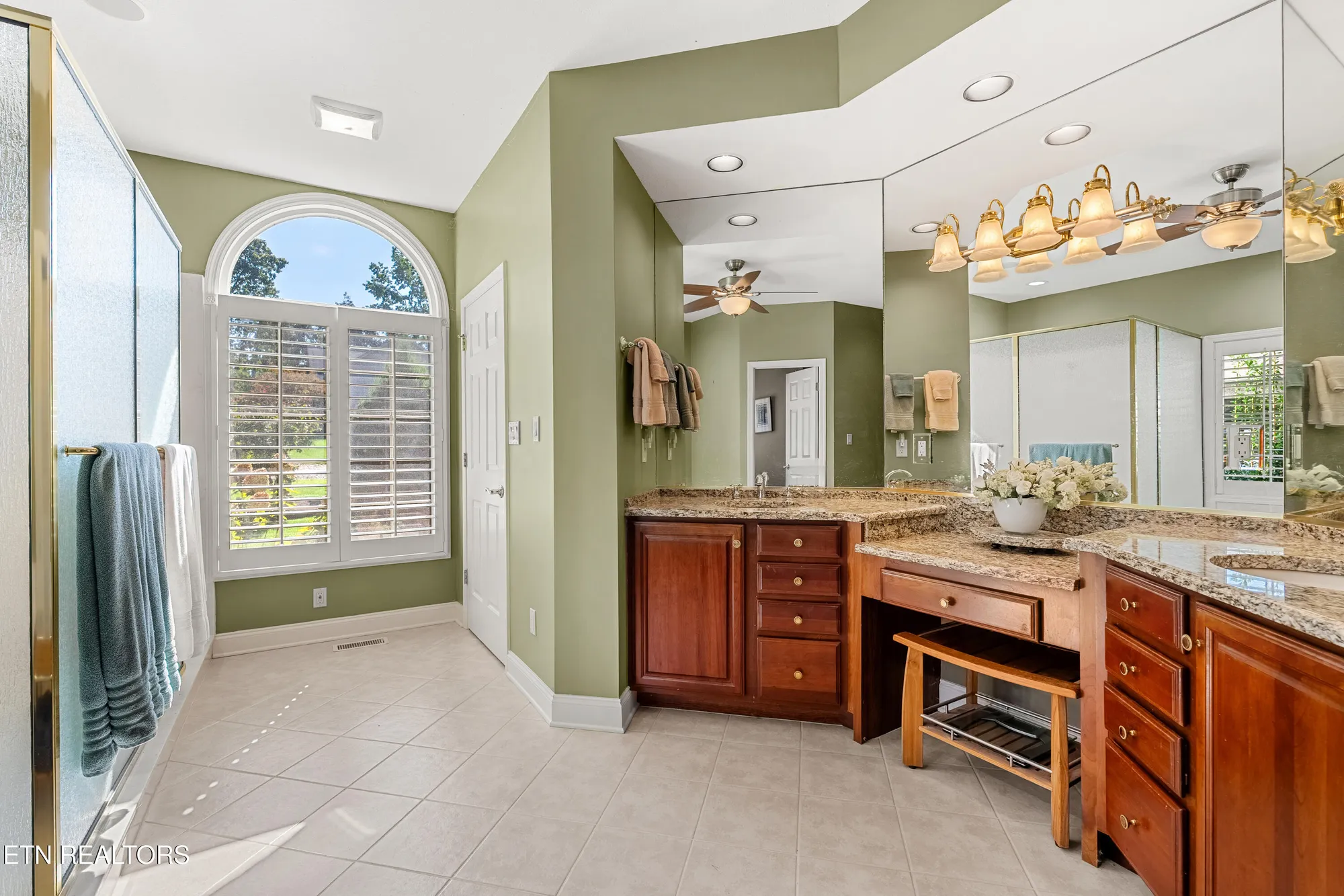 Property Slideshow image 26 of 40 | 117 kenosha ln, Loudon, TN, 37774