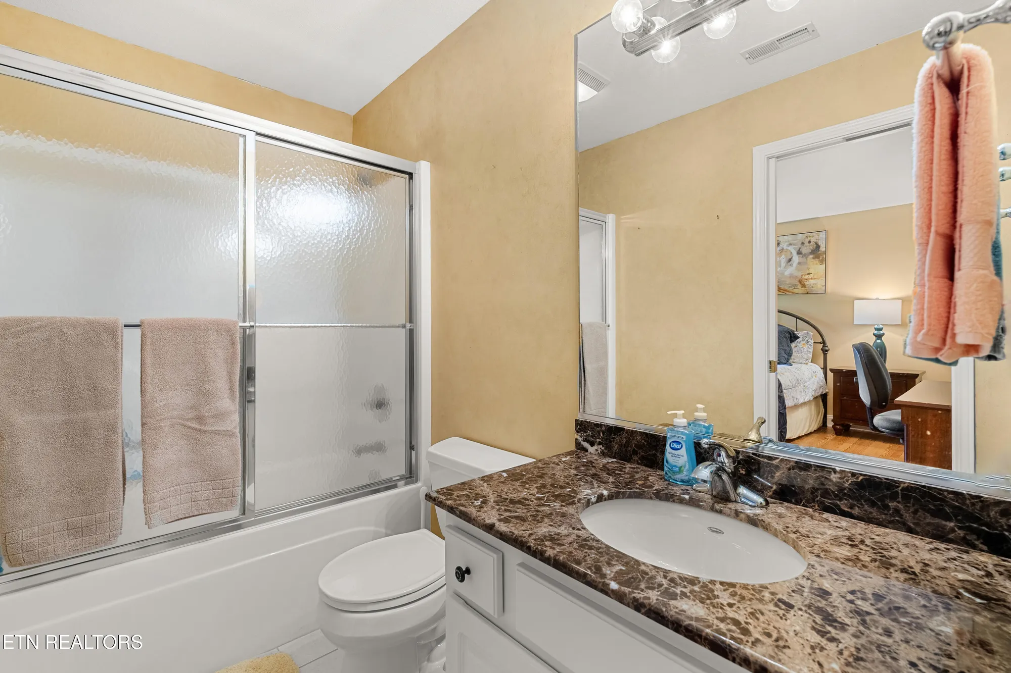 Property Slideshow image 31 of 40 | 117 kenosha ln, Loudon, TN, 37774