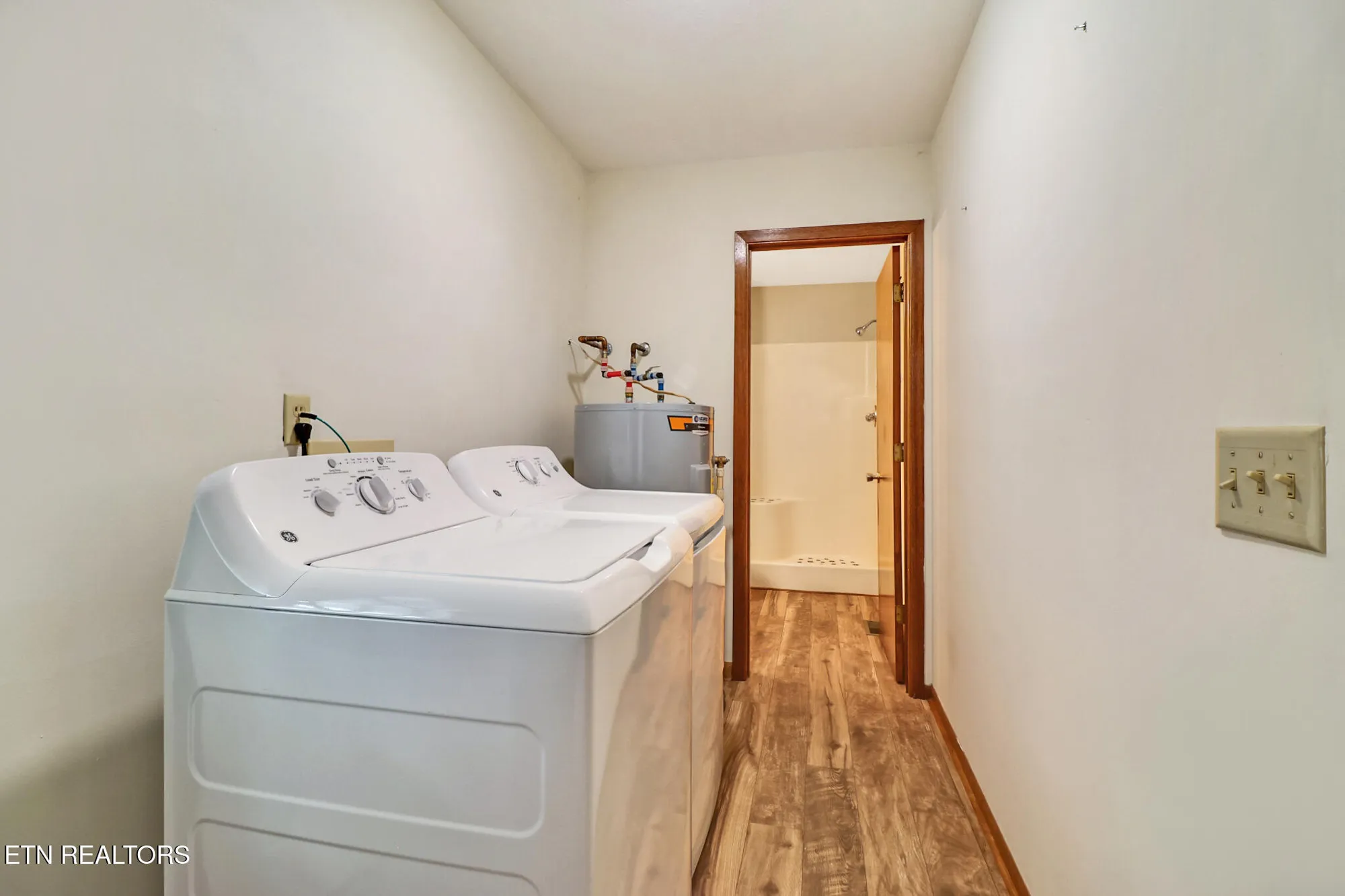 Property Slideshow image 19 of 27 | 309 lakeview dr, Crossville, TN, 38558