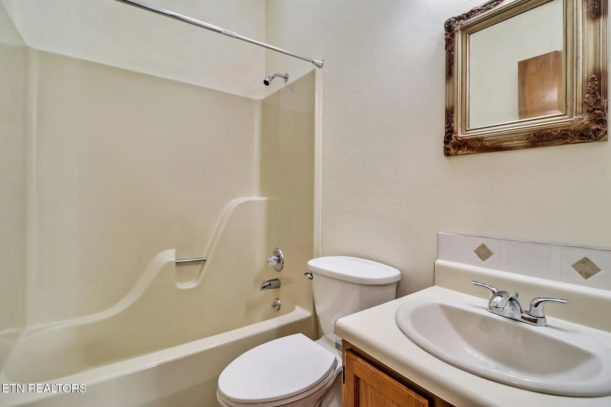 Property Slideshow image 18 of 27 | 309 lakeview dr, Crossville, TN, 38558