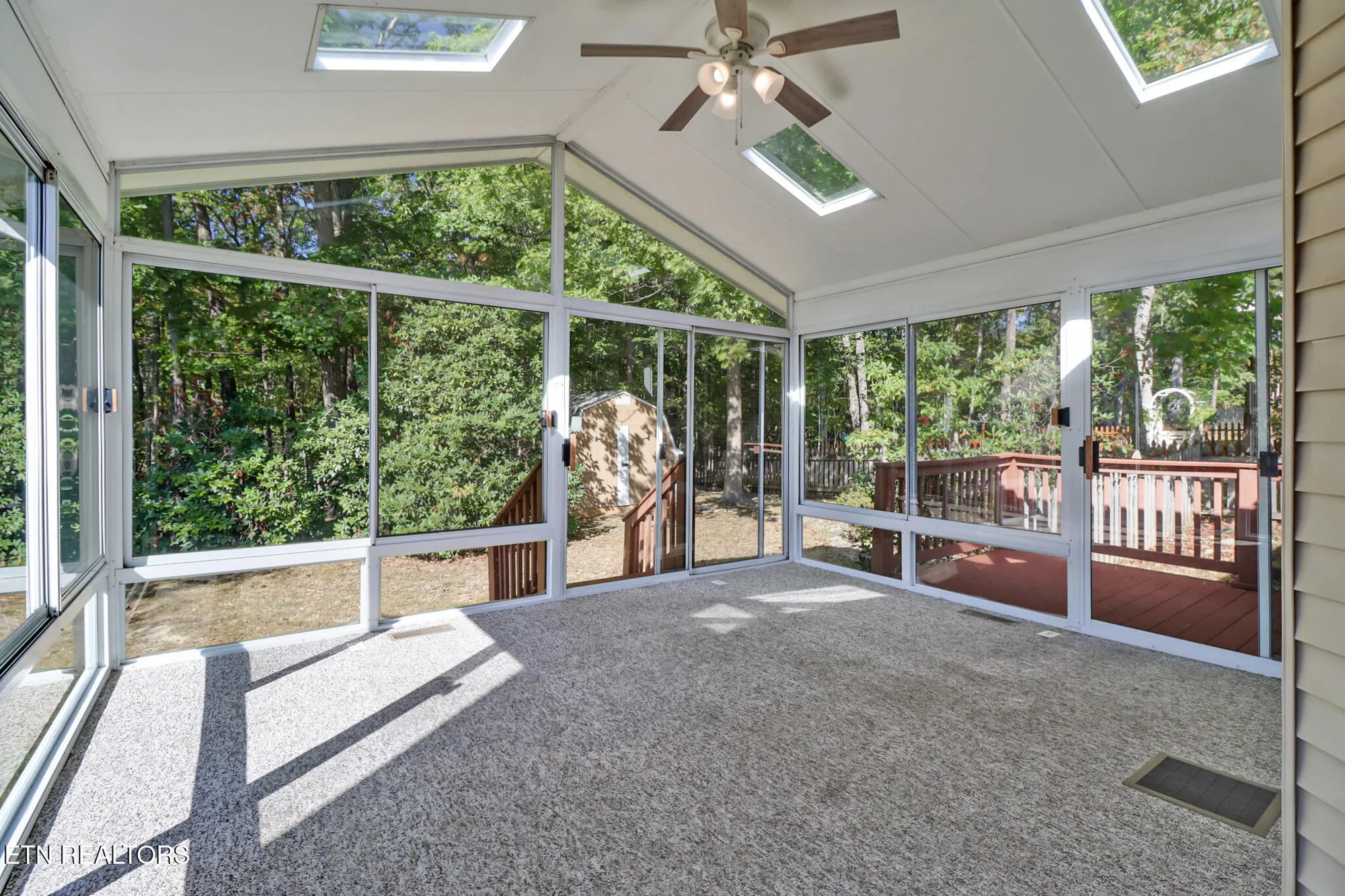 Property Slideshow image 21 of 27 | 309 lakeview dr, Crossville, TN, 38558