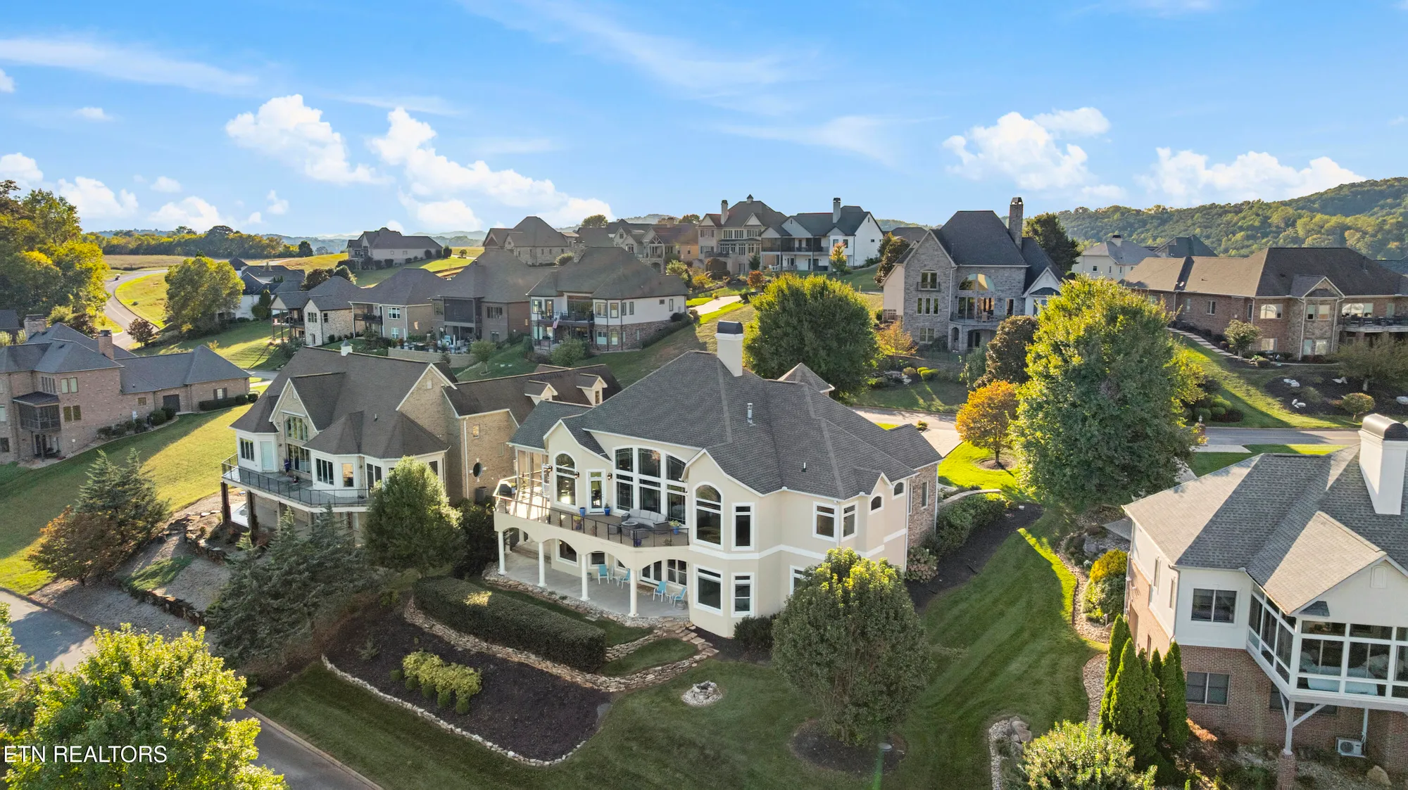 Property Slideshow image 4 of 60 | 1500 rarity bay pkwy, Vonore, TN, 37885