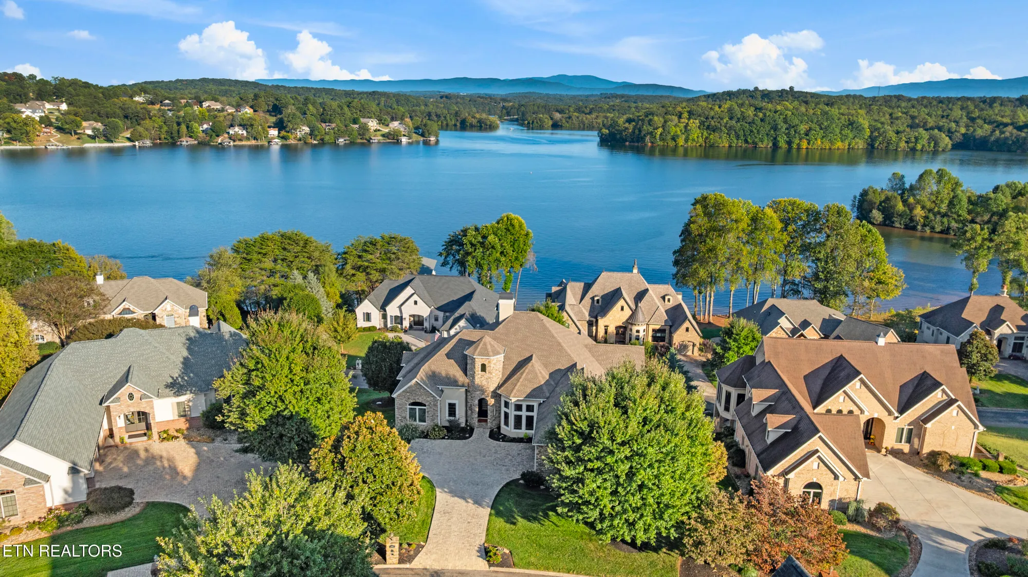 Property Slideshow image 2 of 60 | 1500 rarity bay pkwy, Vonore, TN, 37885