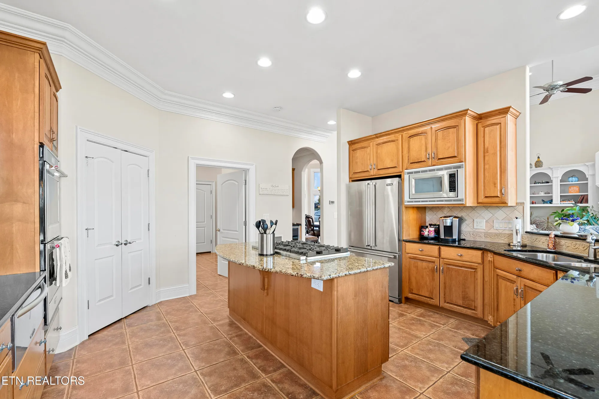 Property Slideshow image 14 of 60 | 1500 rarity bay pkwy, Vonore, TN, 37885