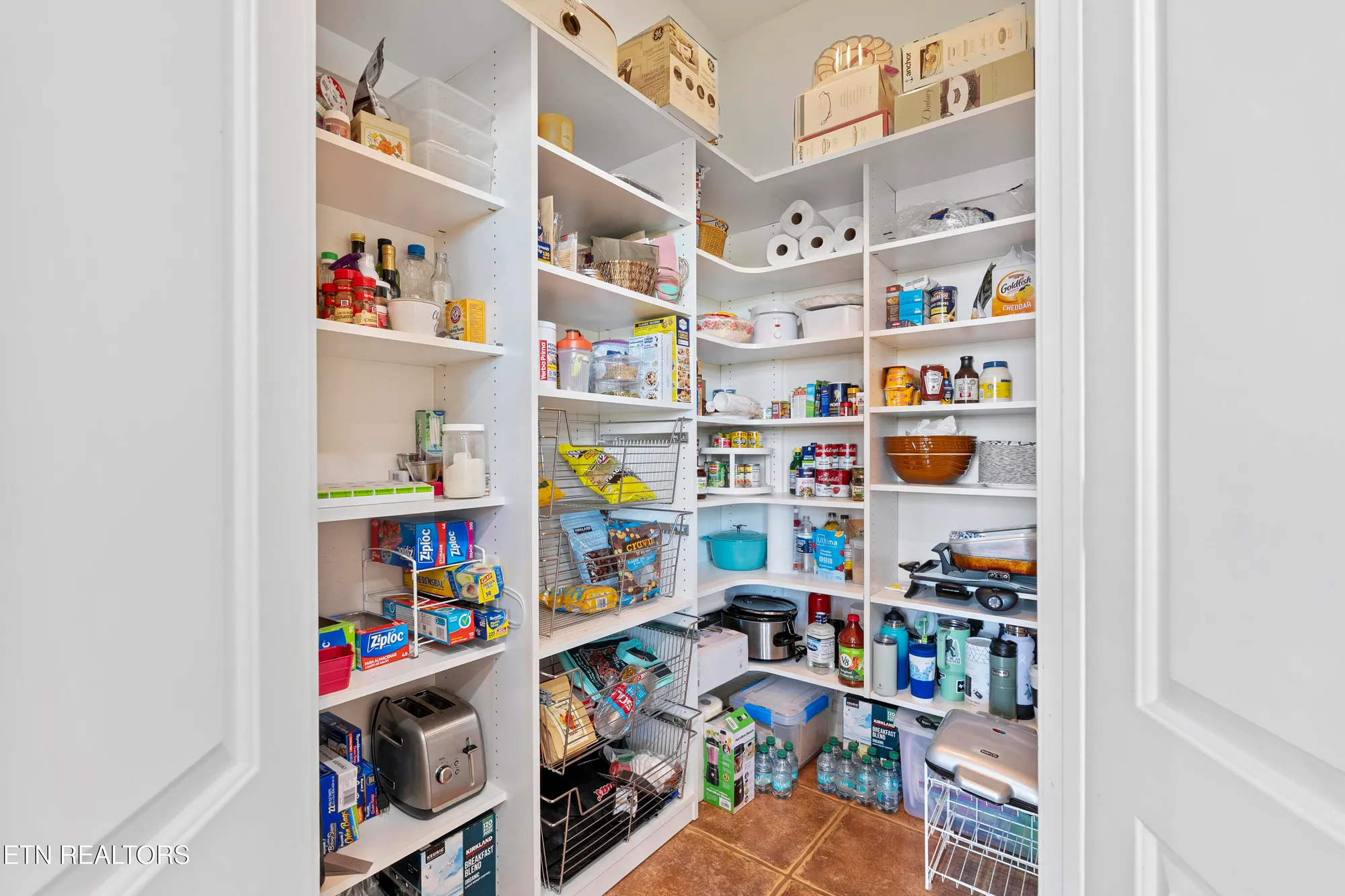 Property Slideshow image 16 of 60 | 1500 rarity bay pkwy, Vonore, TN, 37885