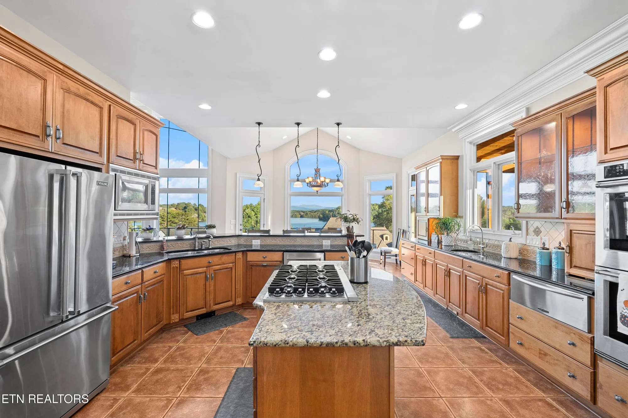 Property Slideshow image 17 of 60 | 1500 rarity bay pkwy, Vonore, TN, 37885