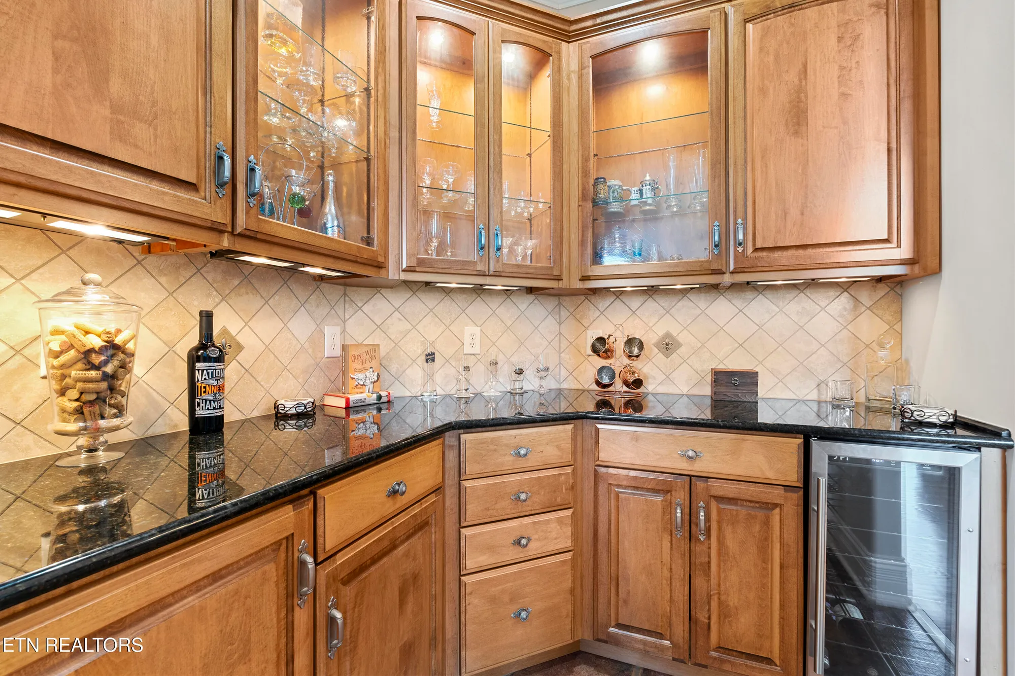 Property Slideshow image 13 of 60 | 1500 rarity bay pkwy, Vonore, TN, 37885