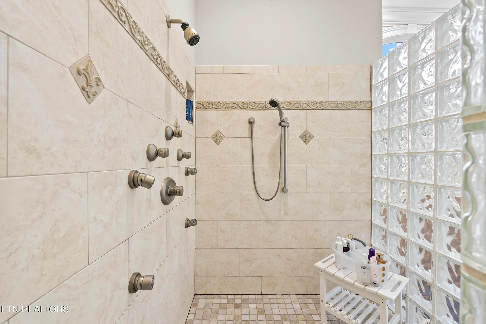 Property Slideshow image 32 of 60 | 1500 rarity bay pkwy, Vonore, TN, 37885